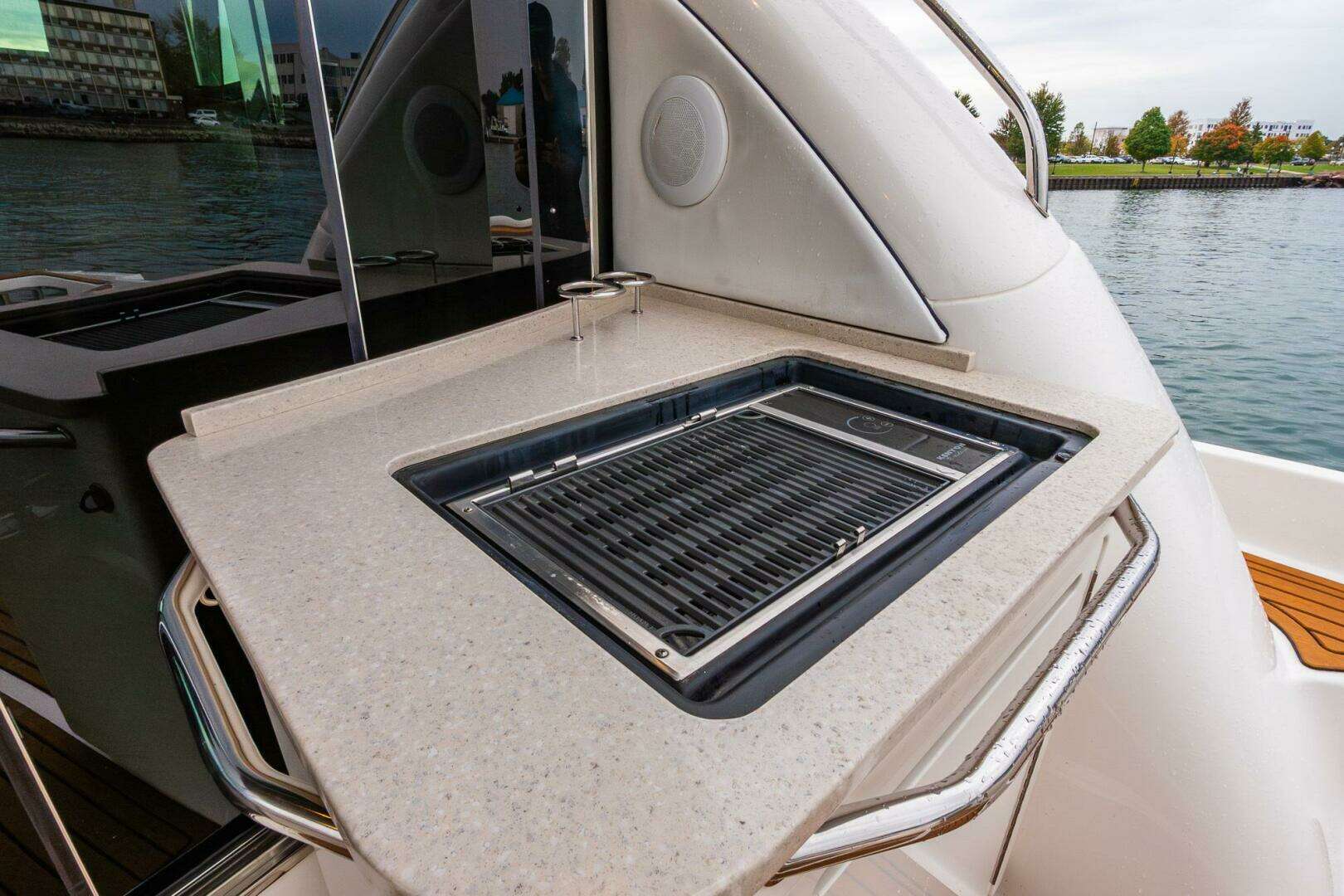 2008 Sea Ray 60 Sundancer - Image 25