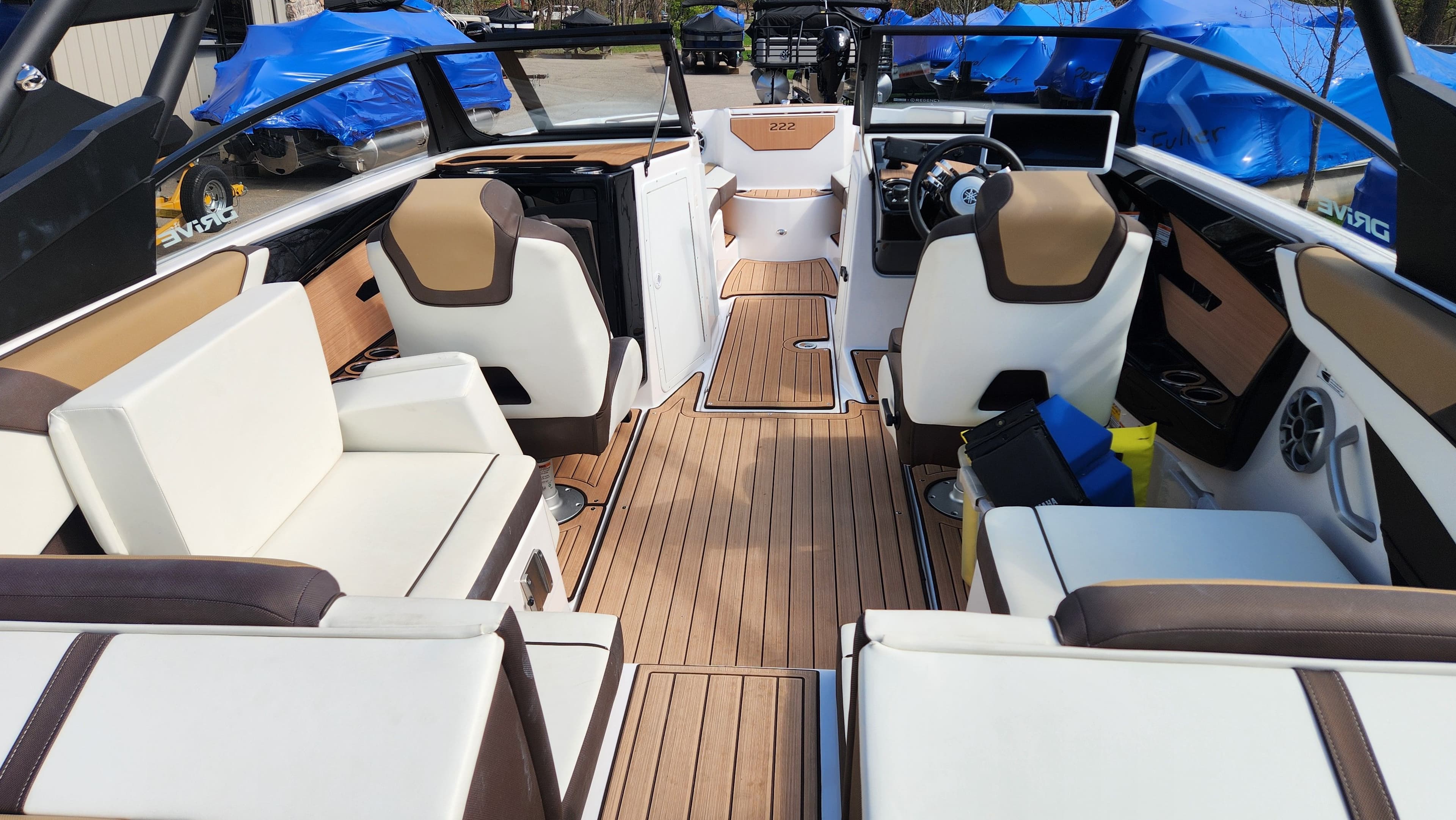 2023 Yamaha Boats 222SD - 52