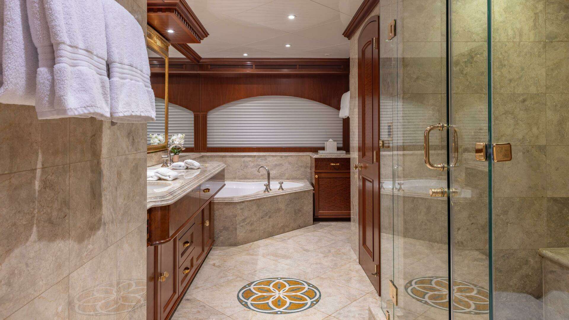 2001 Trinity Yachts Tri-Deck MY - Image 9