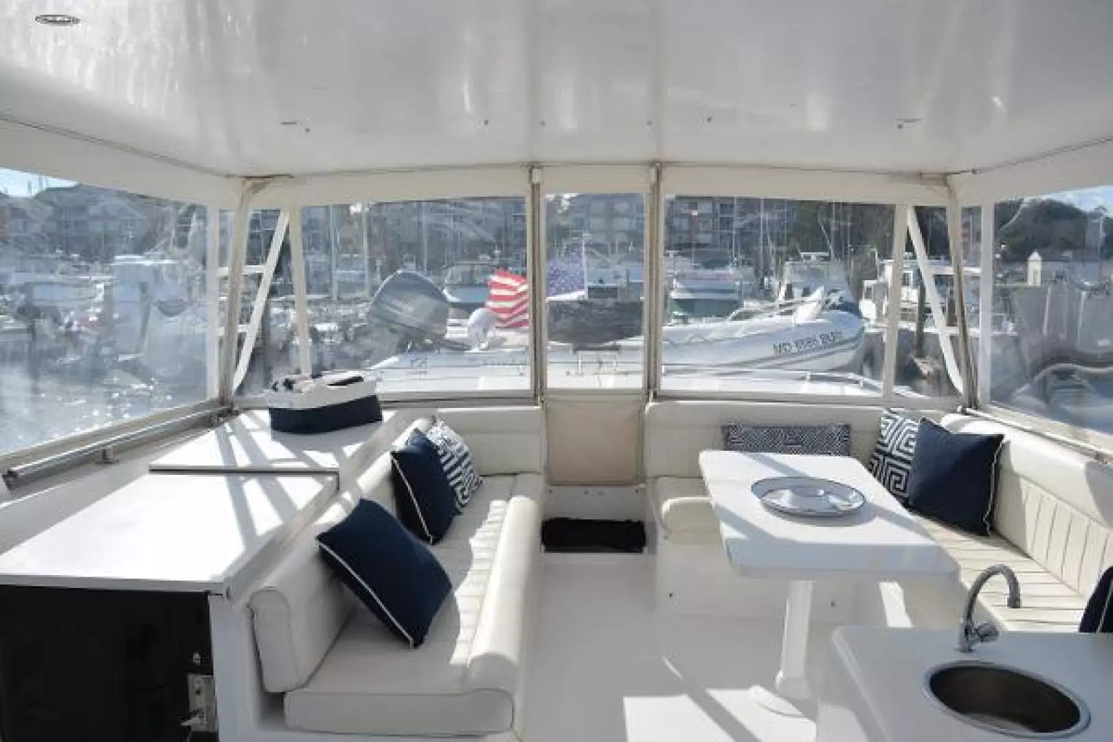 1989 Viking Motor Yacht - Image 27