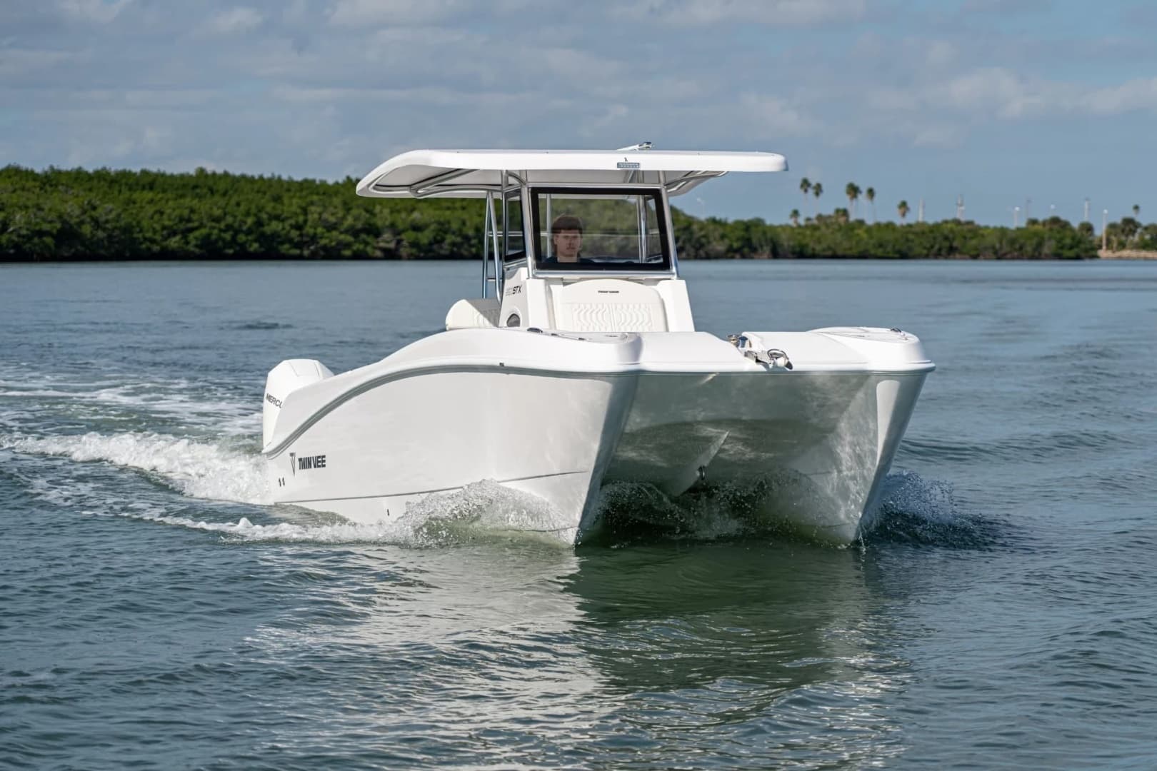 2026 Twin Vee 260 STX CC - Image 3