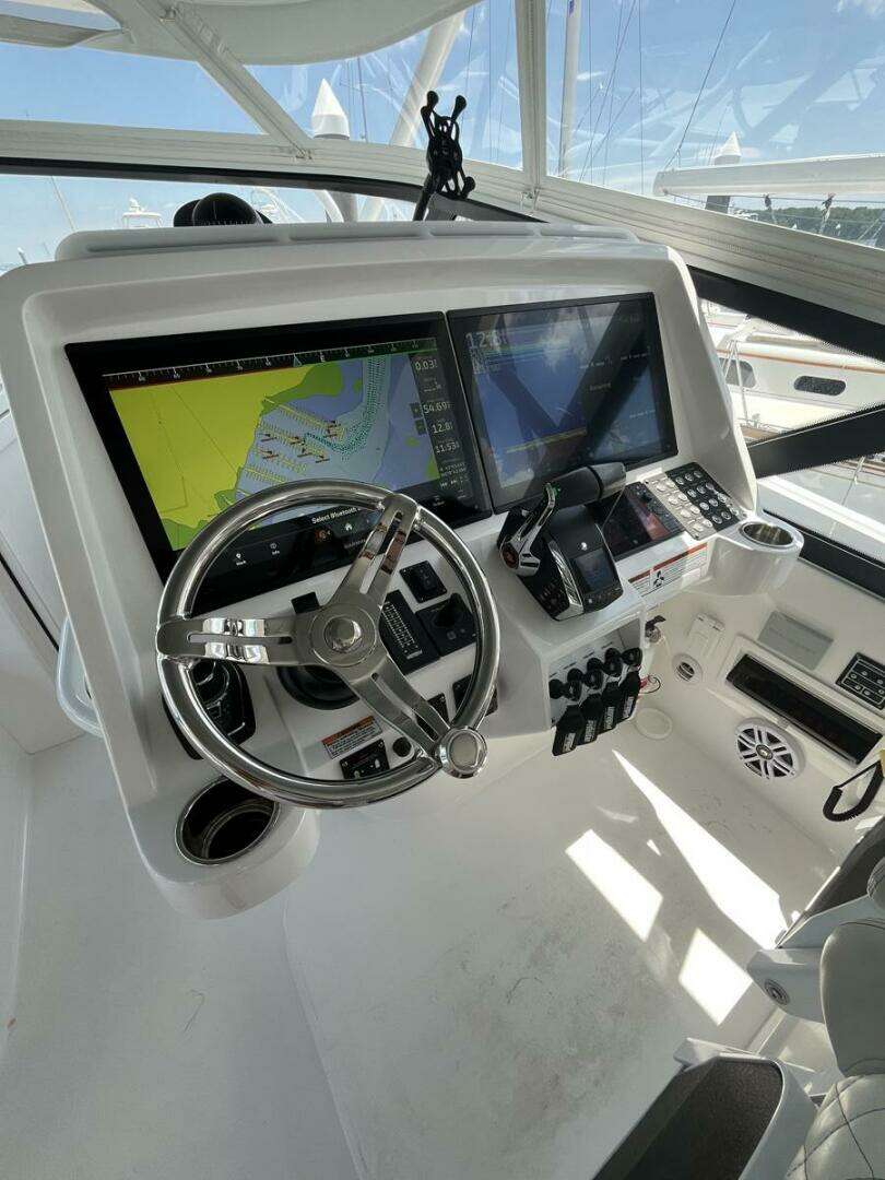 2023 Intrepid 477 Evolution - Image 42