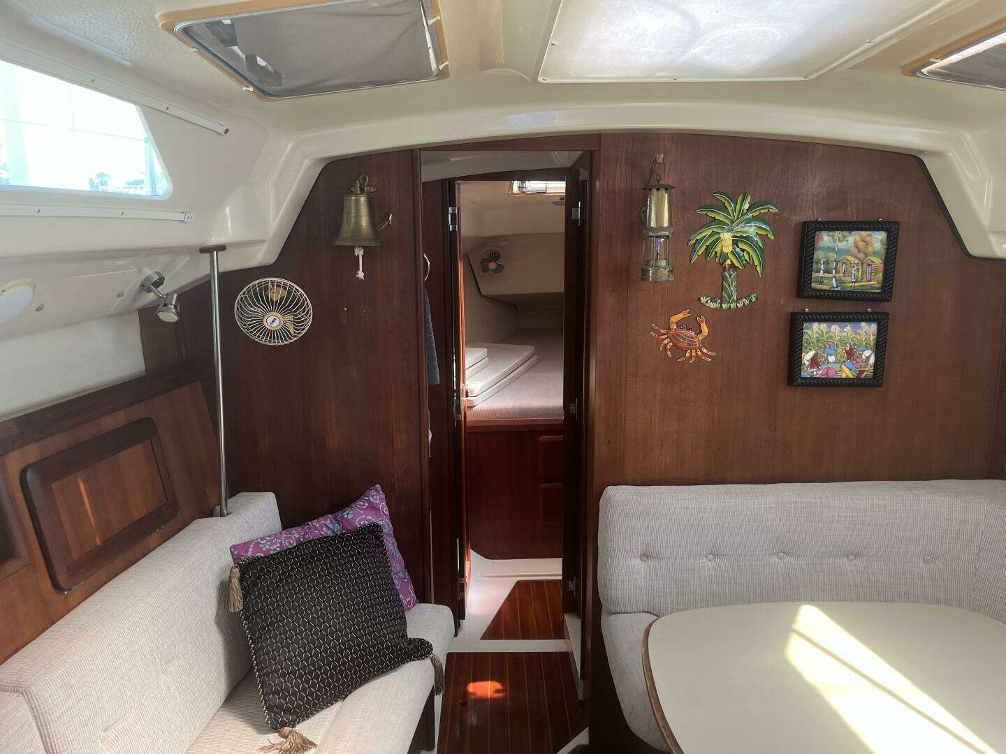 1992 Hunter 33.5 - Image 21