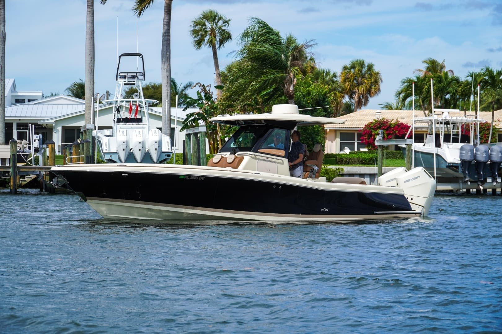2026 Chris-Craft 31 Catalina - Image 3