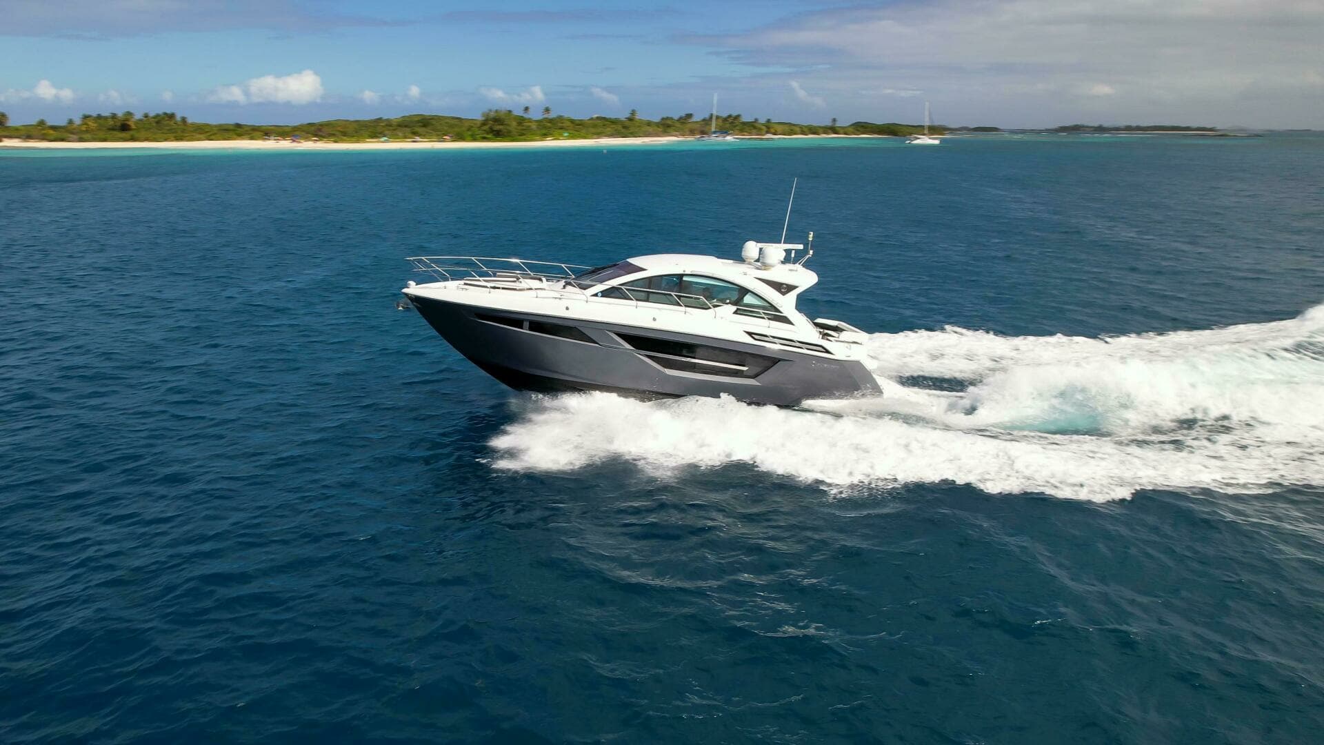 2019 Cruisers Yachts 50 Cantius - Image 4