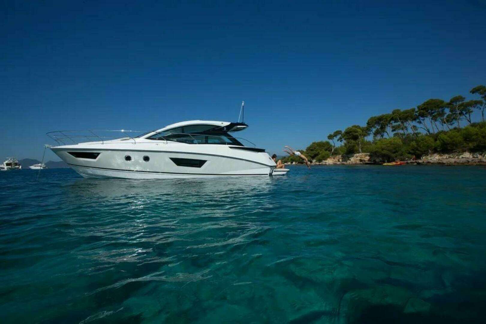 2019 Beneteau Gran Turismo 40 - Image 4