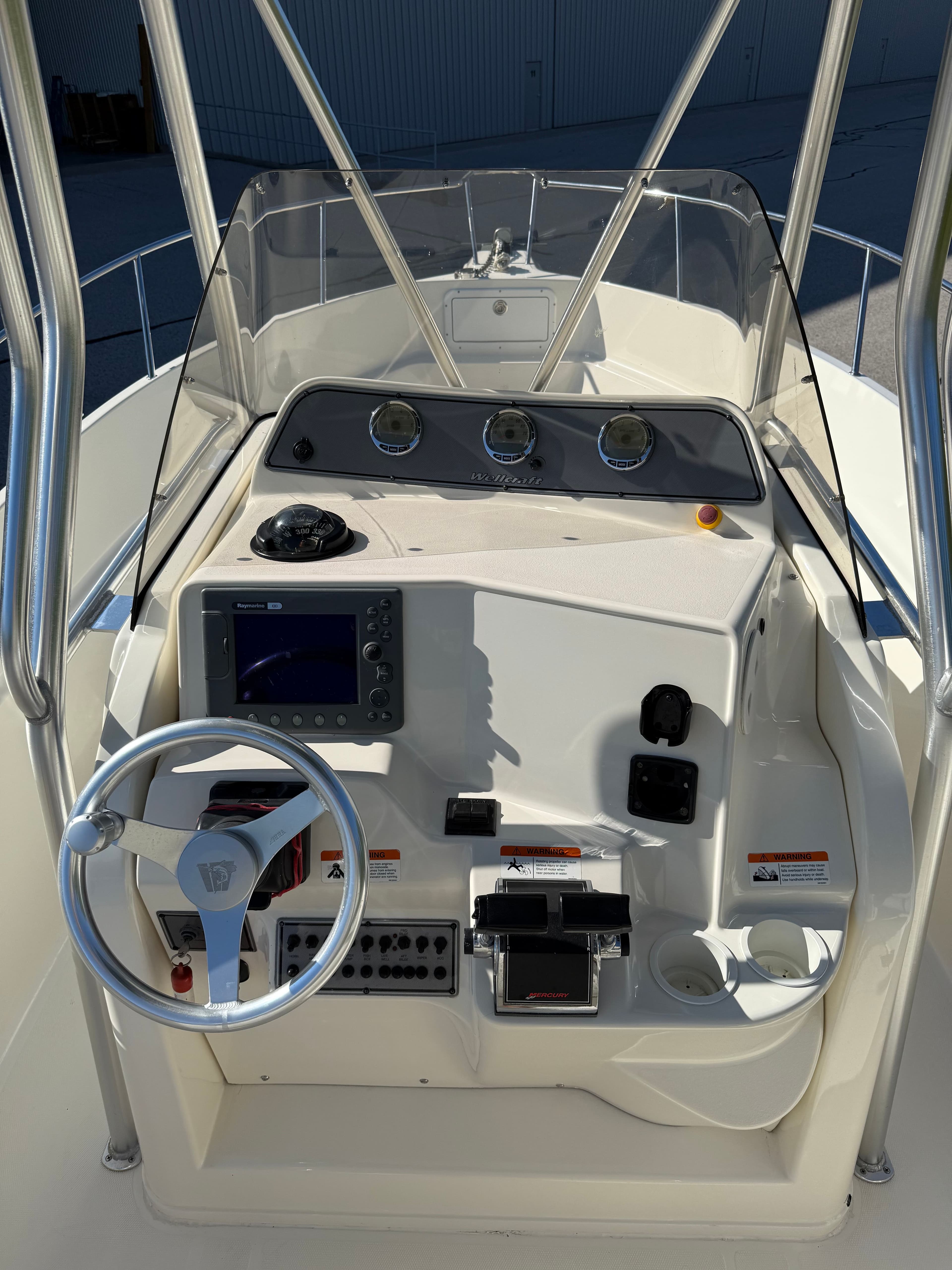 2003 Wellcraft 250 Fisherman - 11
