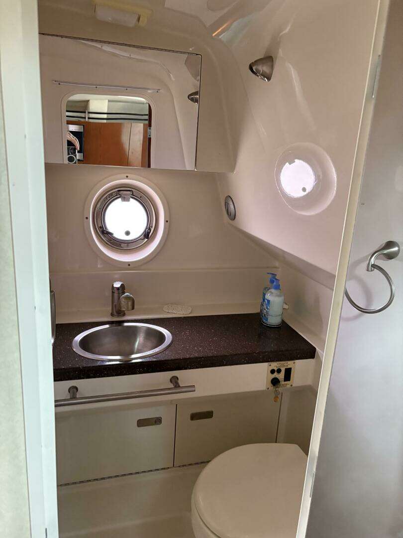 2012 Sea Ray 310 Sundancer - Image 37