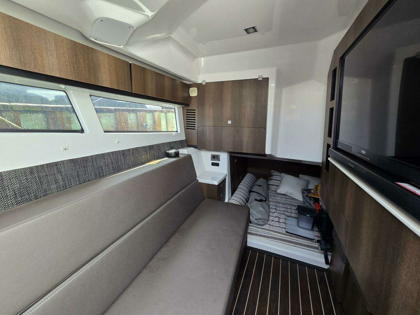 2018 Monterey 378 SE - Image 10
