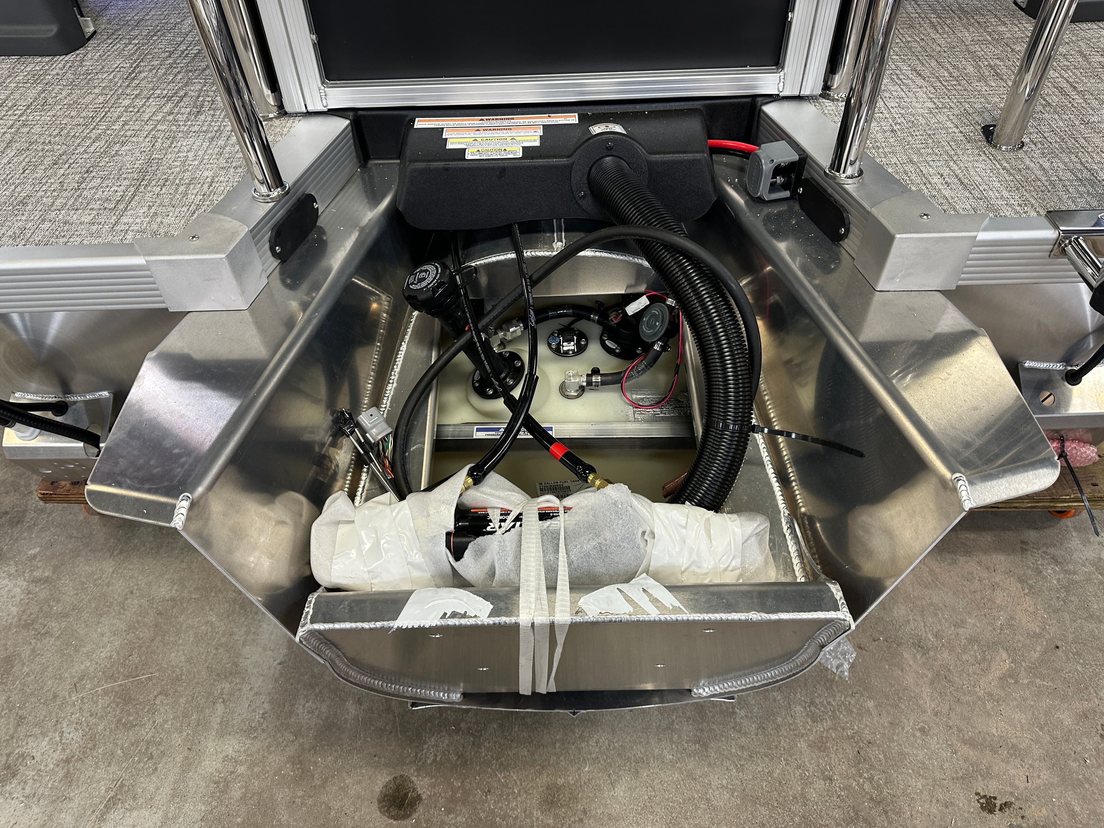 2025 Tahoe GEOfish 200HP CRF 2585 Tritoon - 61