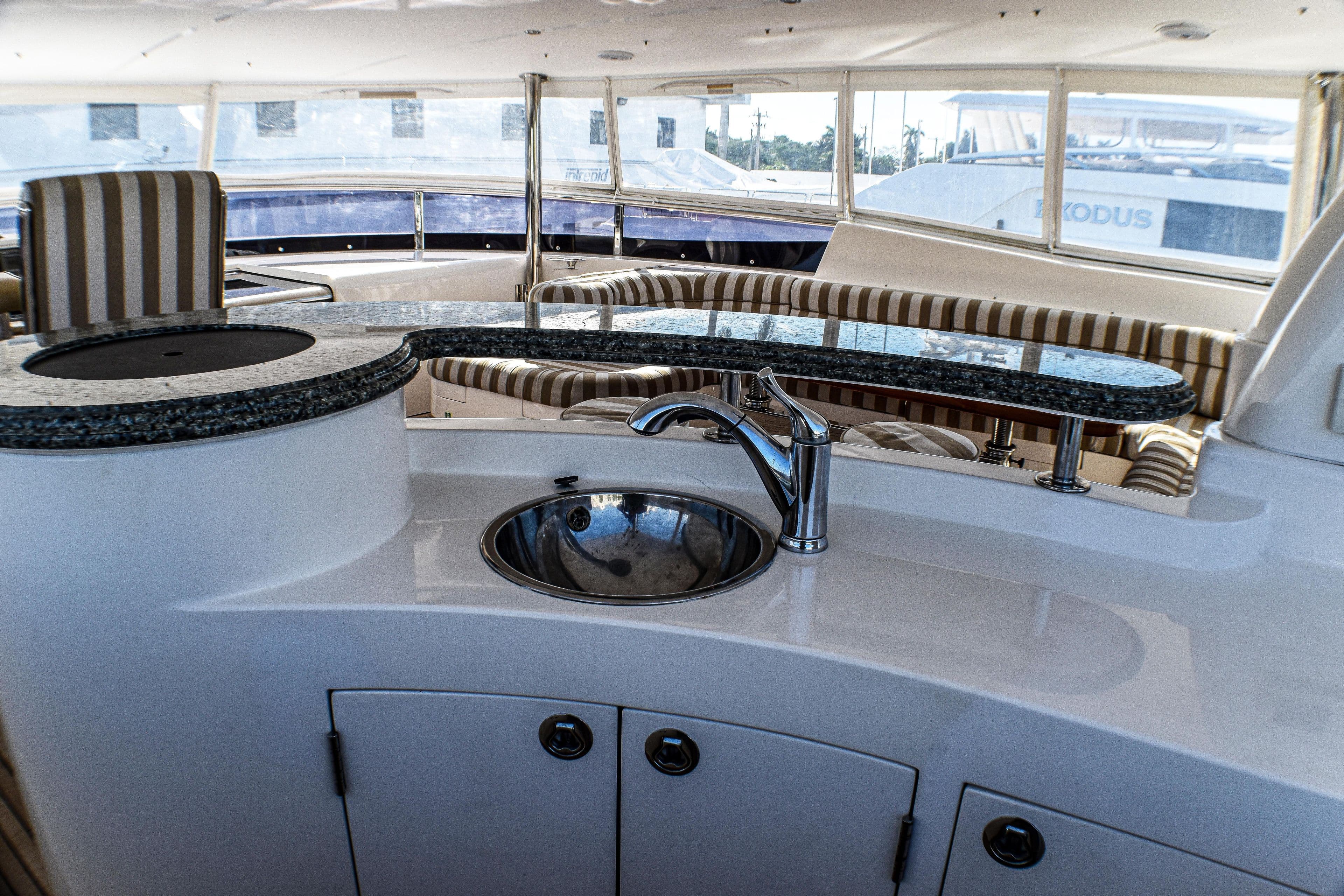 2006 Johnson 87' Motor Yacht - 68