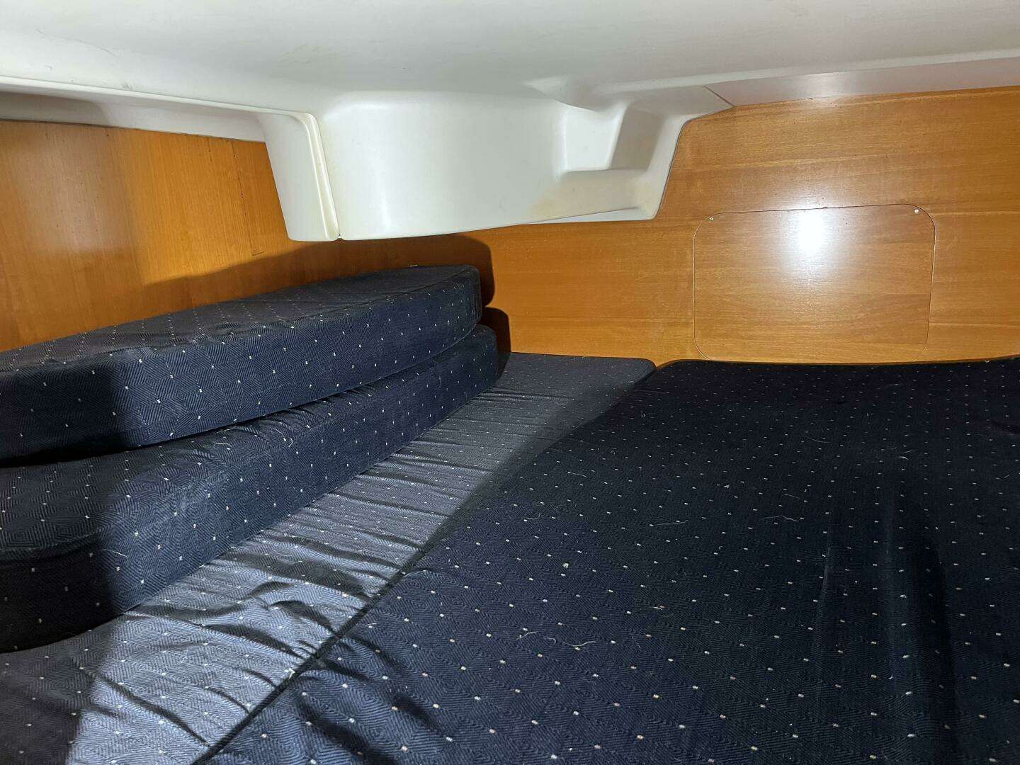 1999 Beneteau First 42s7 - Image 19