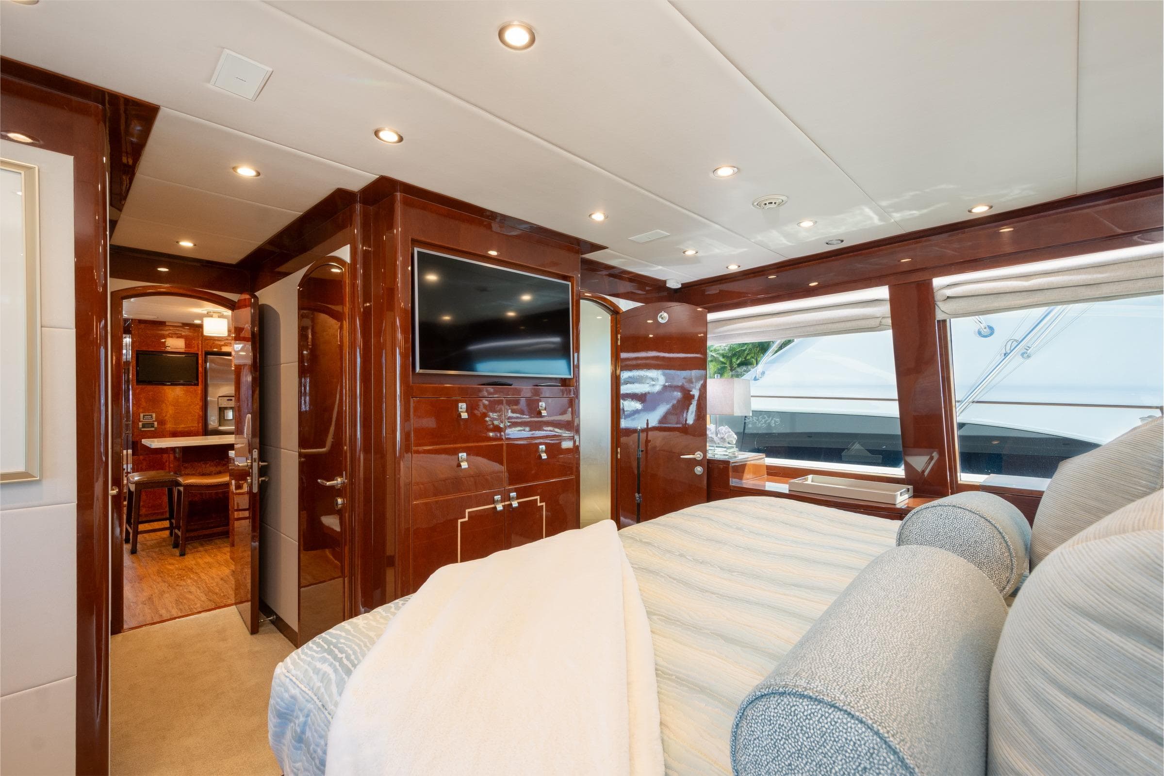 Luxurious interior of 2014 Hargrave Sky Lounge yacht with elegant wood finishes and modern amenities.
