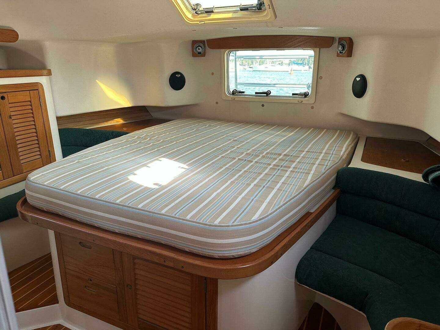 1997 Catalina Morgan 38 - Image 37