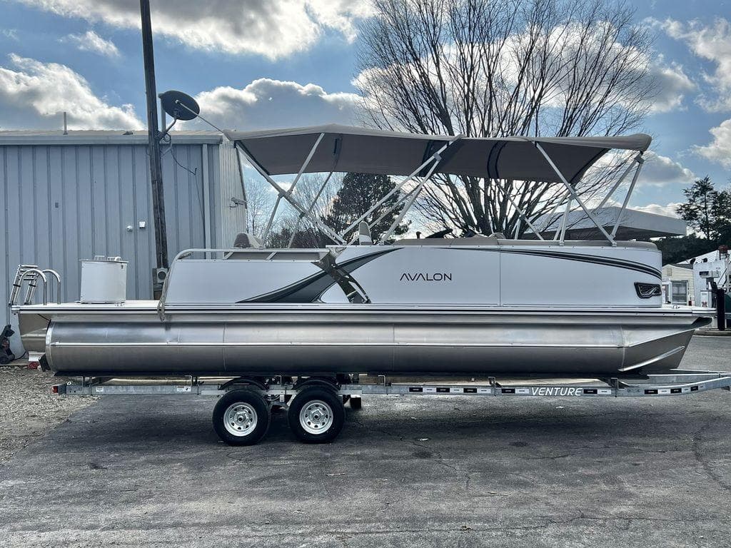 2025 Avalon LSZ 23' Cruise Rear Bench TT - Triple Toon - IN STOCK - 6