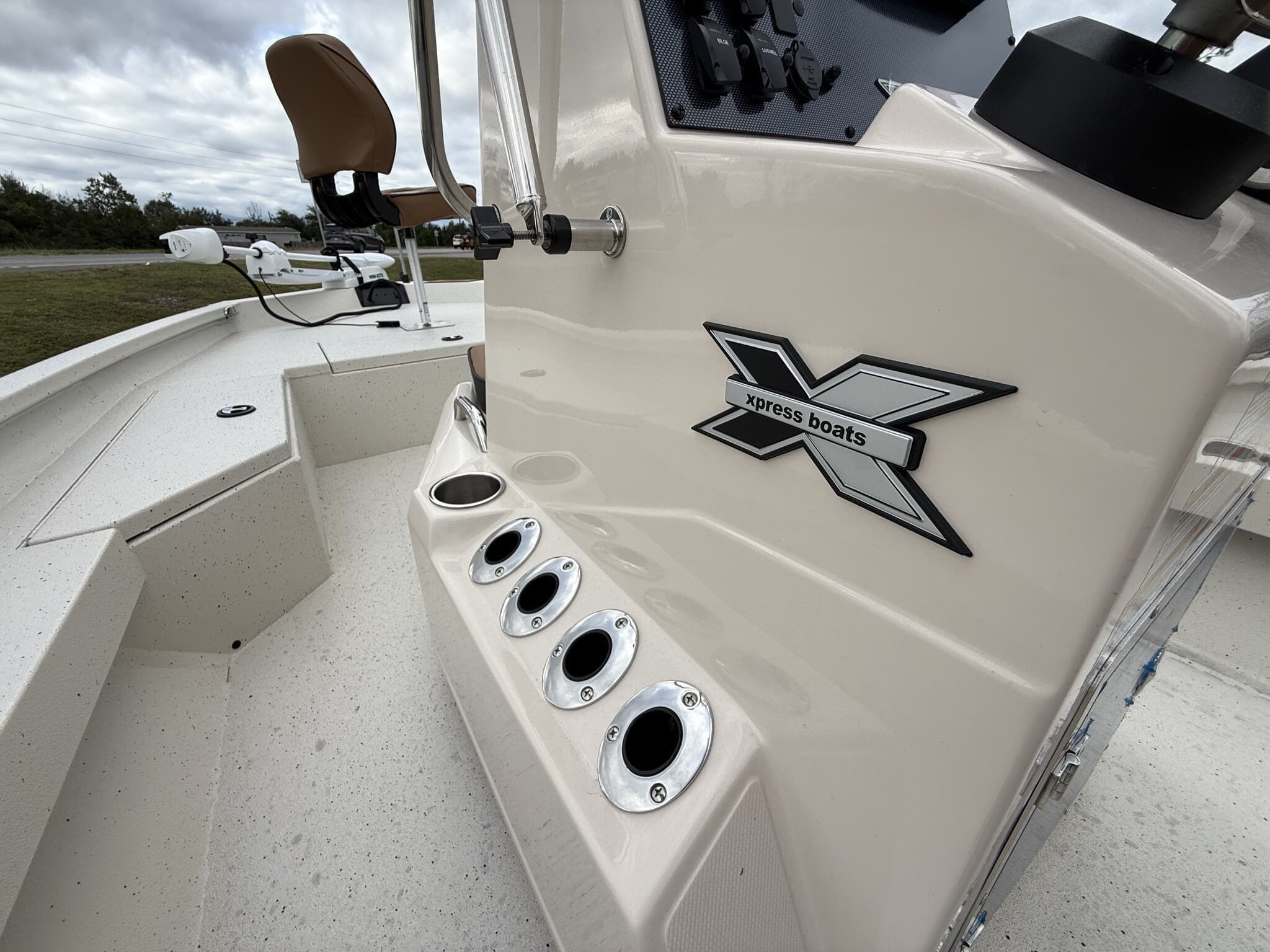 2026 Xpress H20B Bay - 8