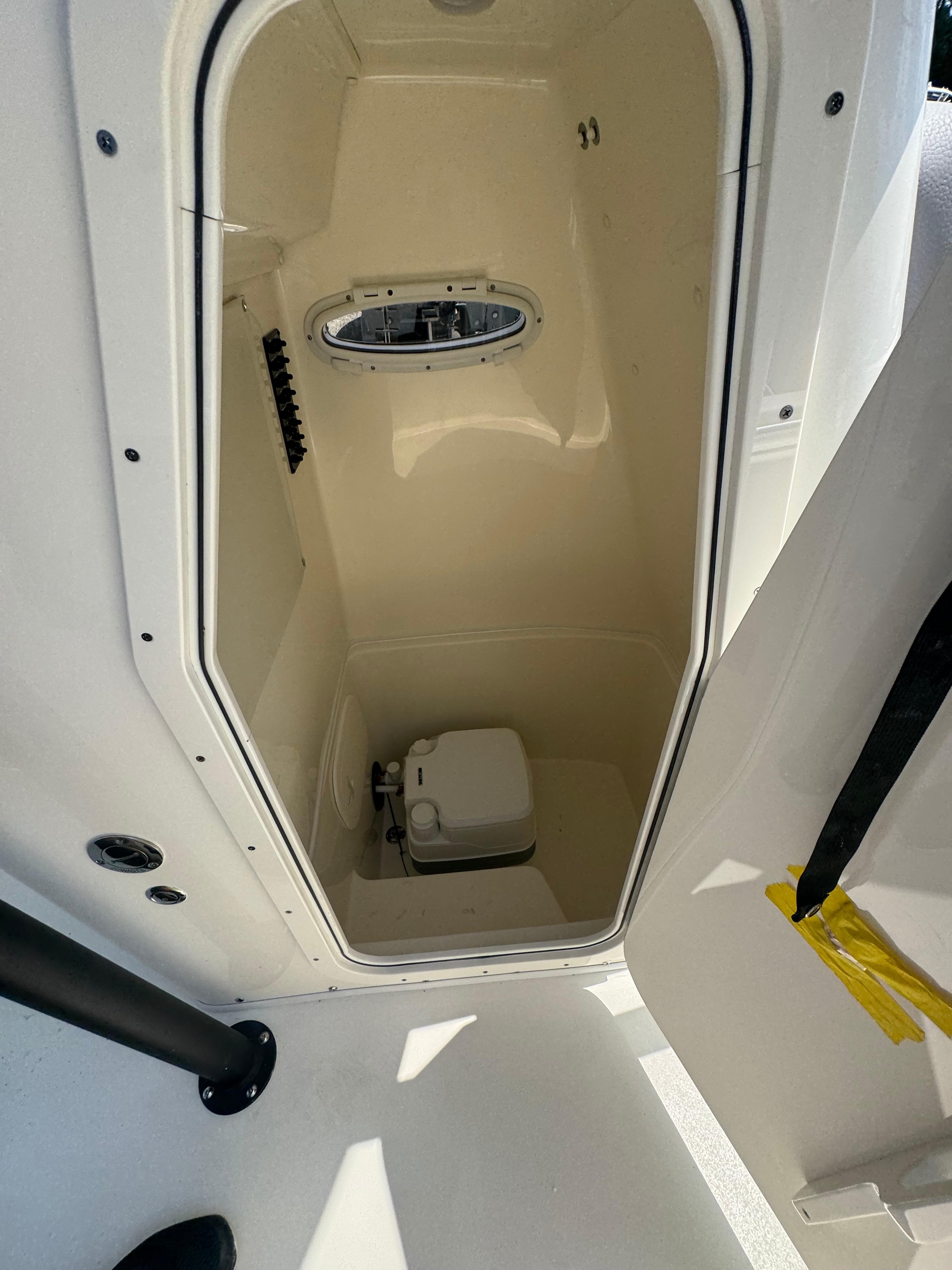 2025 Cobia 220 Center Console - 16