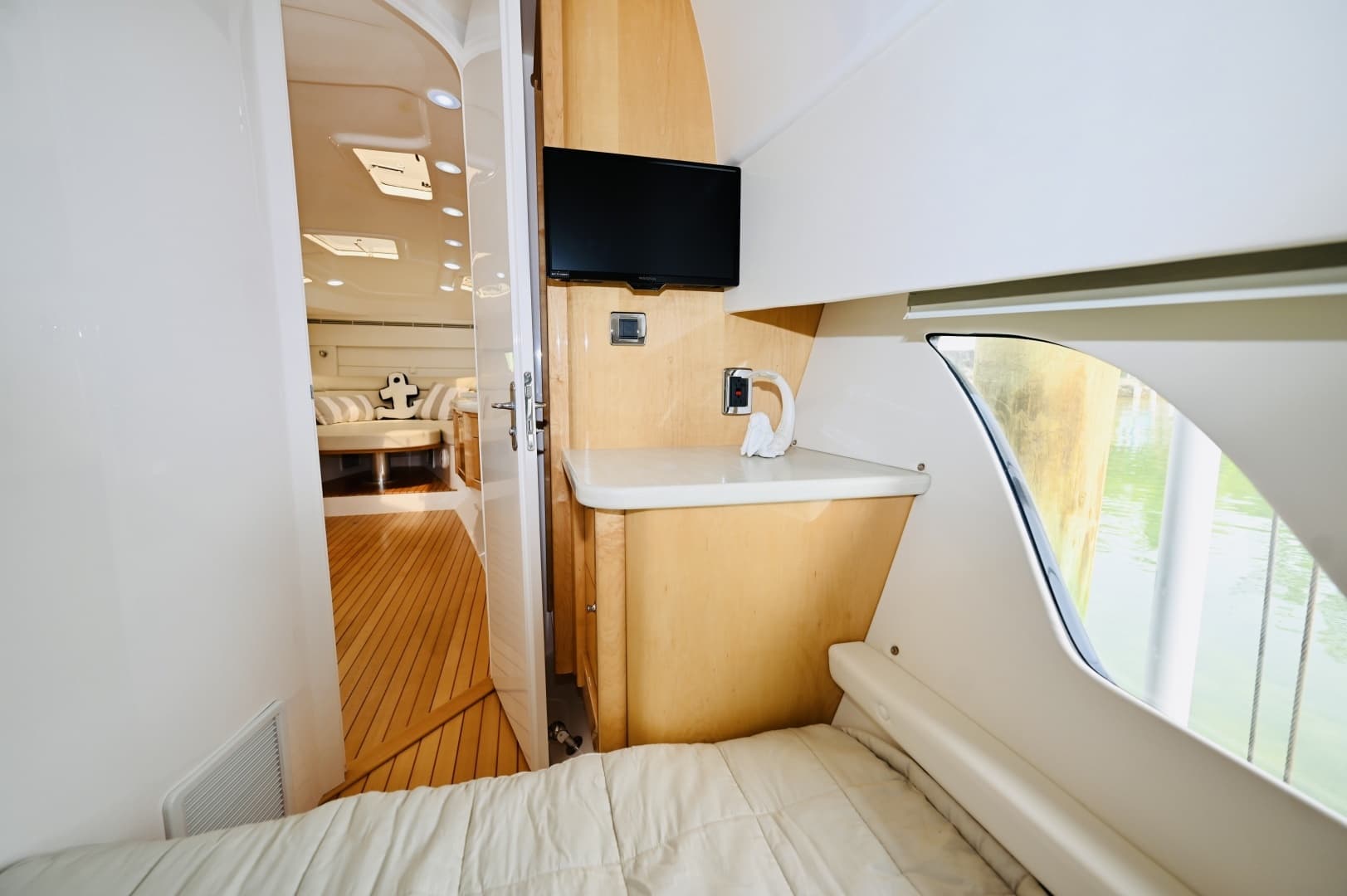 2019 Intrepid 475 Sport Yacht - Image 22