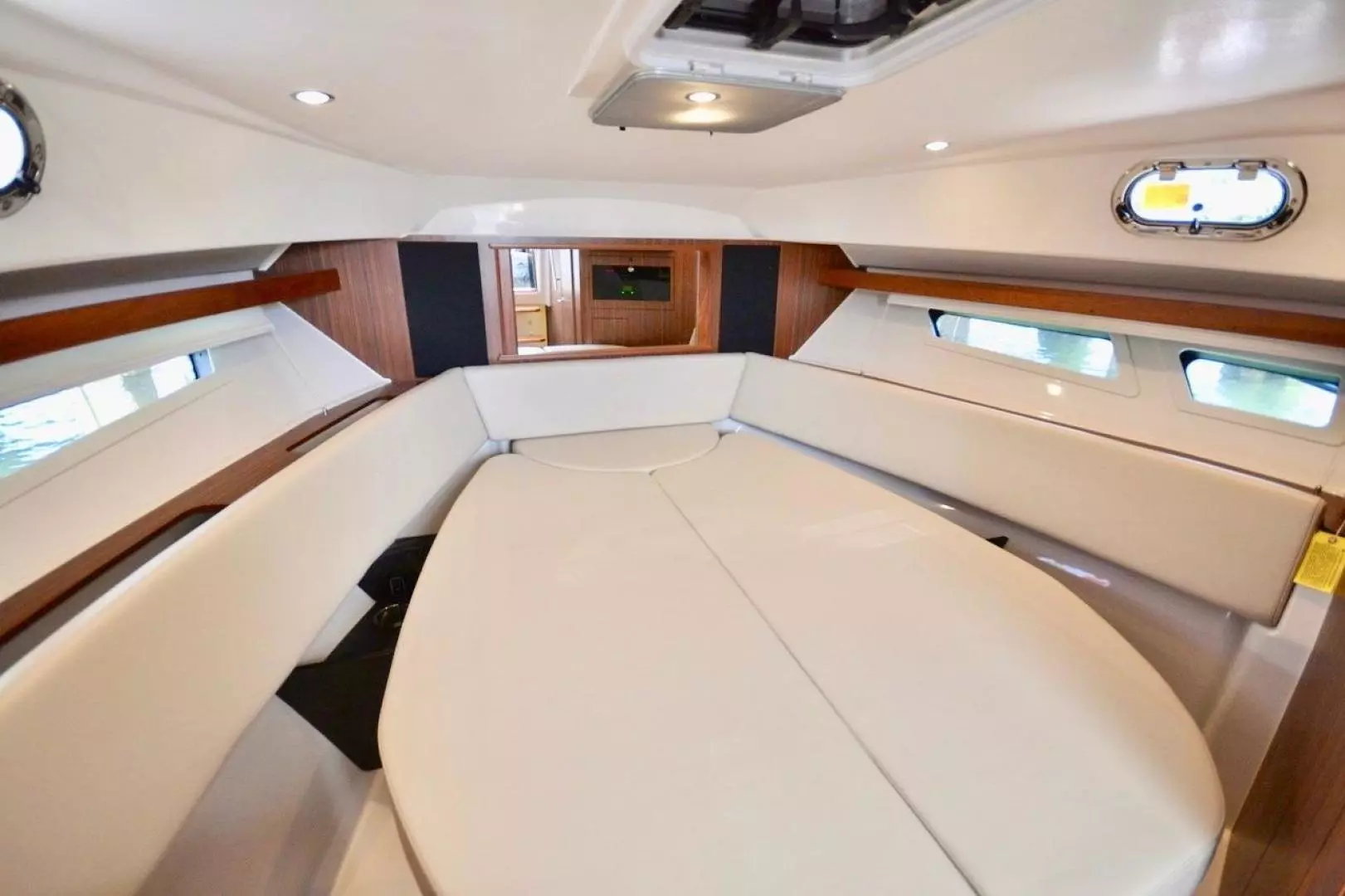 2020 Pursuit OS 355 Offshore - Image 25