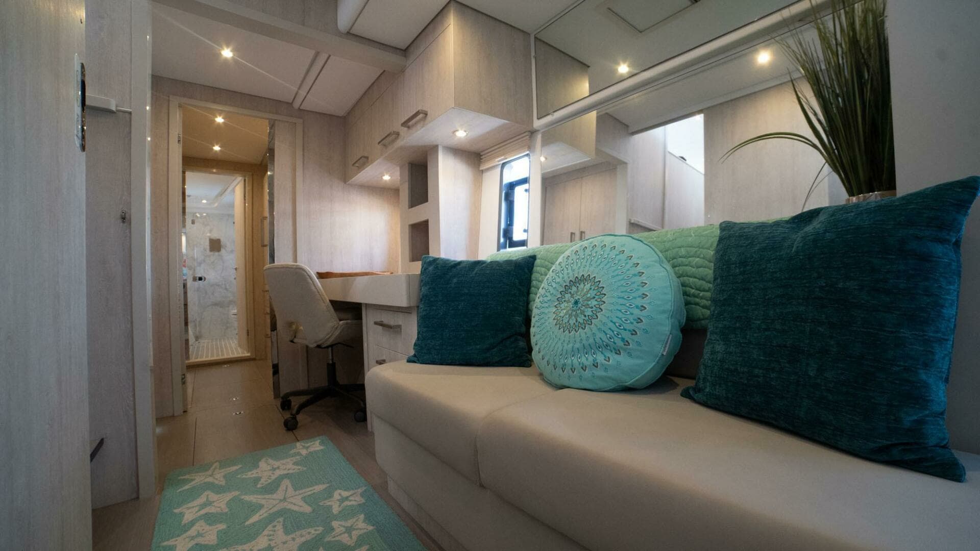 2018 Leopard 58 - Image 27