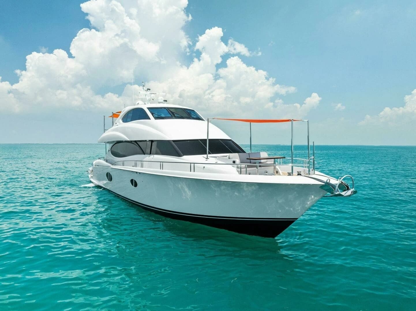 2006 Lazzara Yachts 84 Skylounge - Image 8