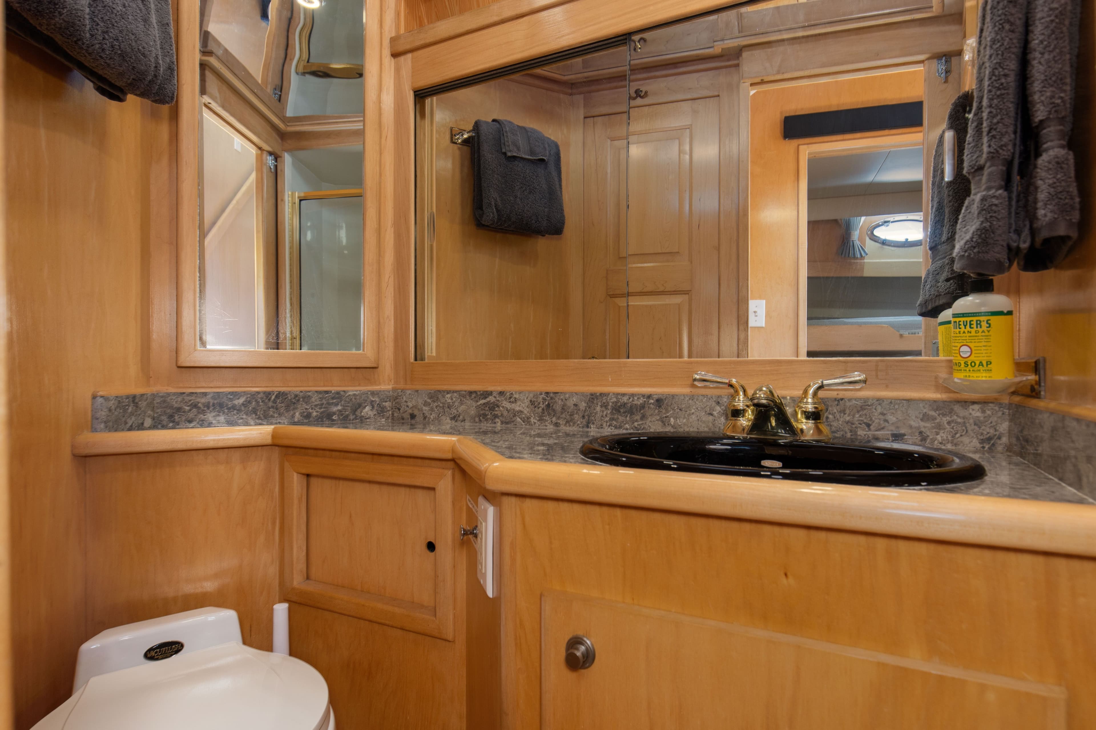 1997 Navigator 5600 Sundance Pilothouse - 80
