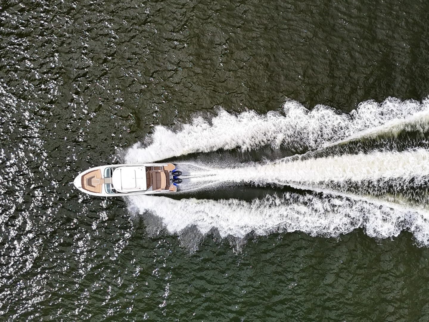 2023 Sea Ray SLX 310 OB - Image 13