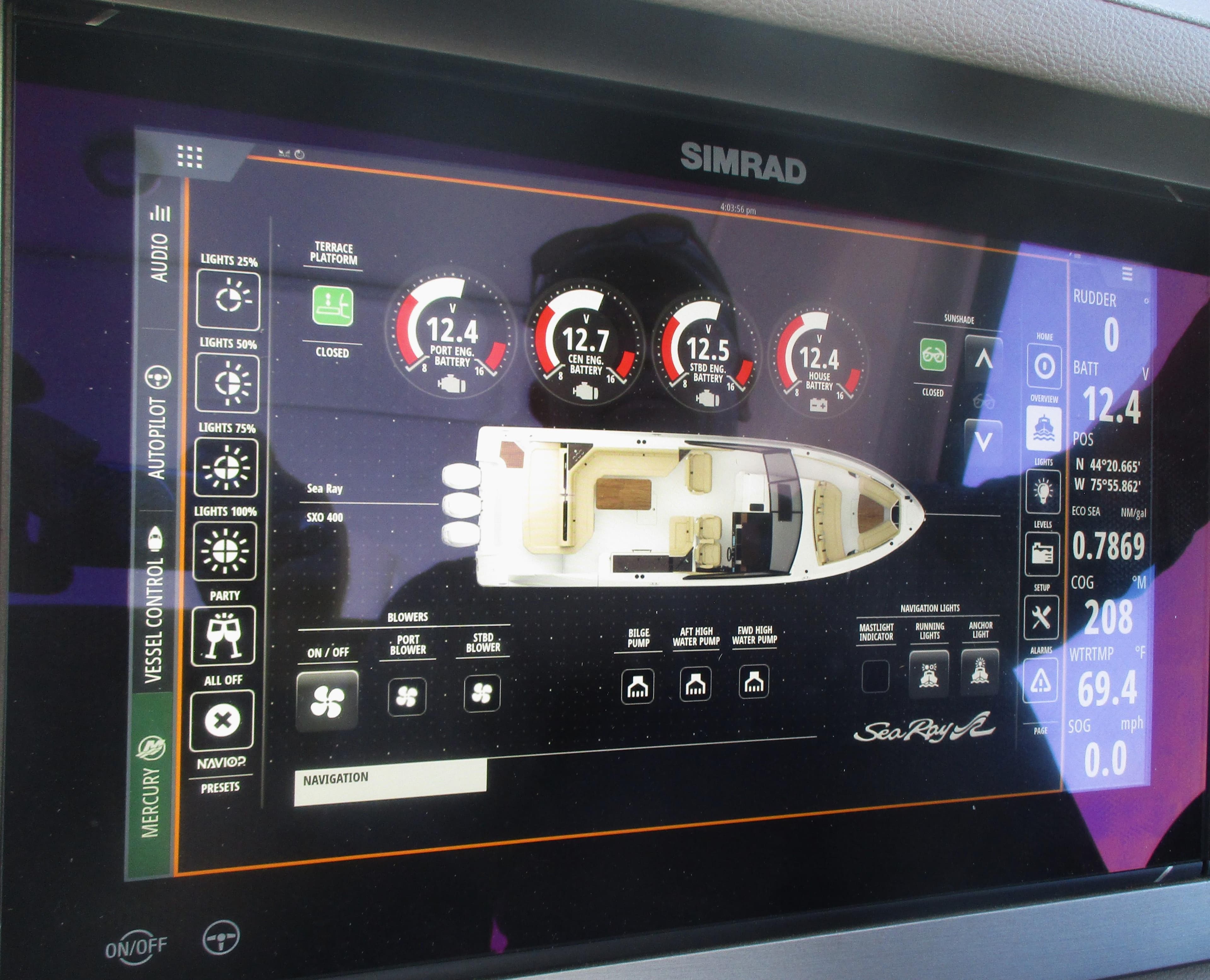 Simrad navigation display on 2021 Sea Ray 400 SLX Outboard boat.
