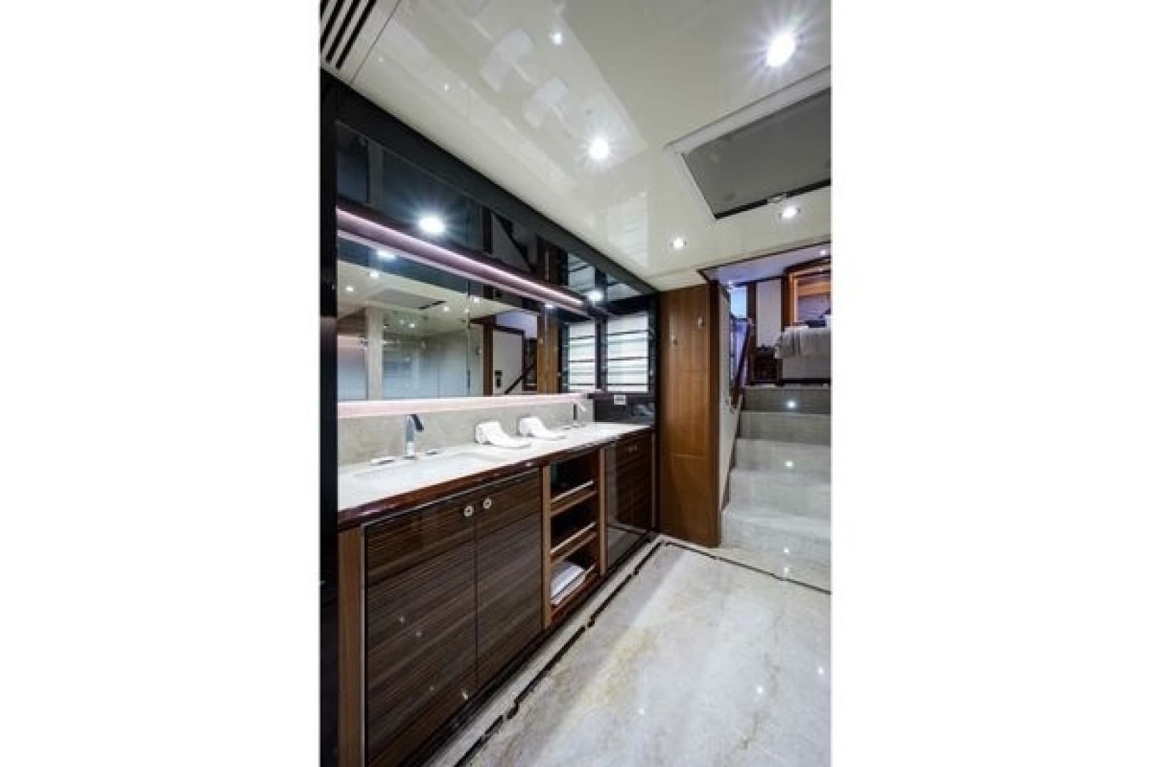 2019 Ocean Alexander Motoryacht 100 - Image 40