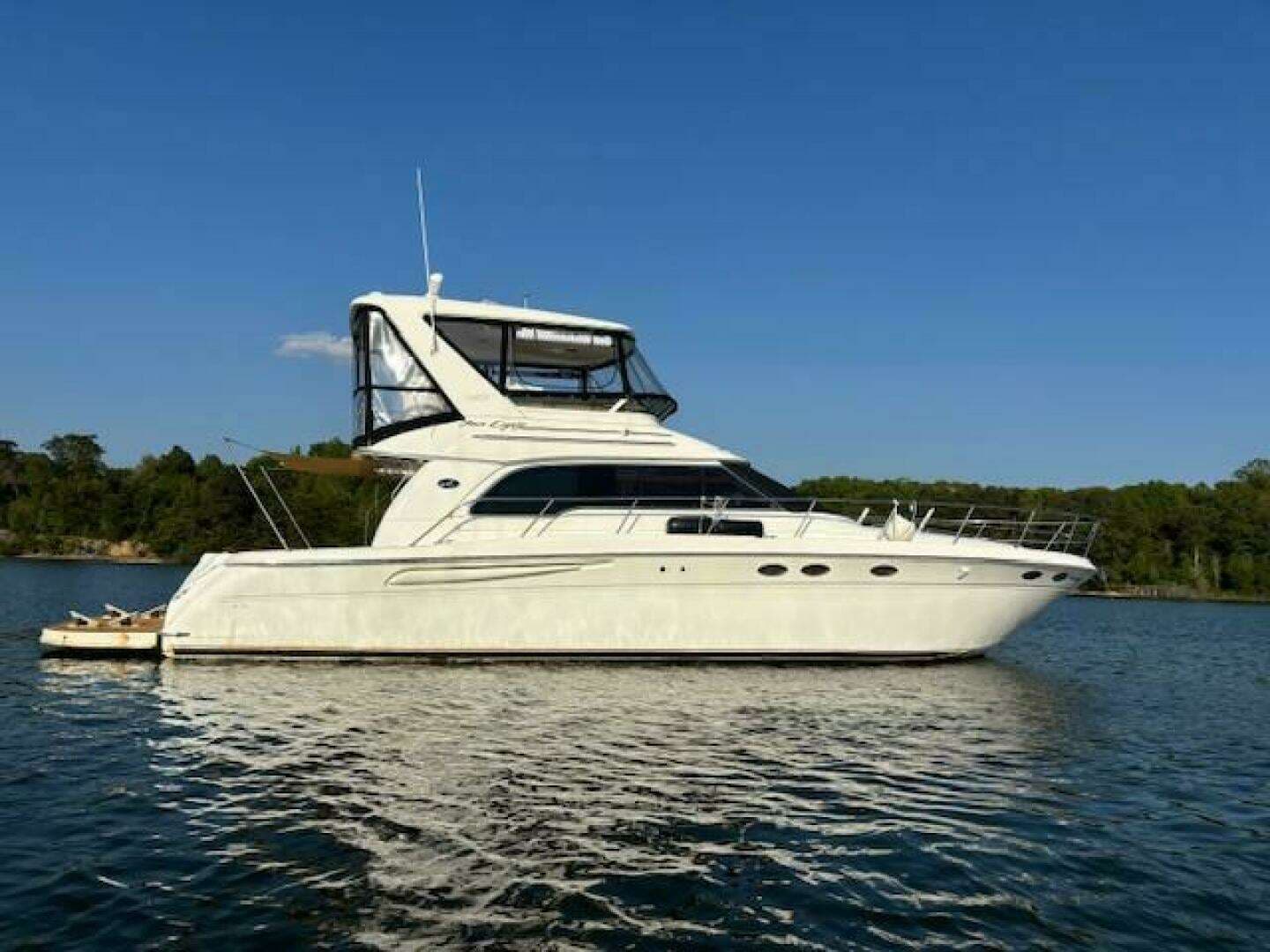 1999 Sea Ray 480 Sedan Bridge - Image 2