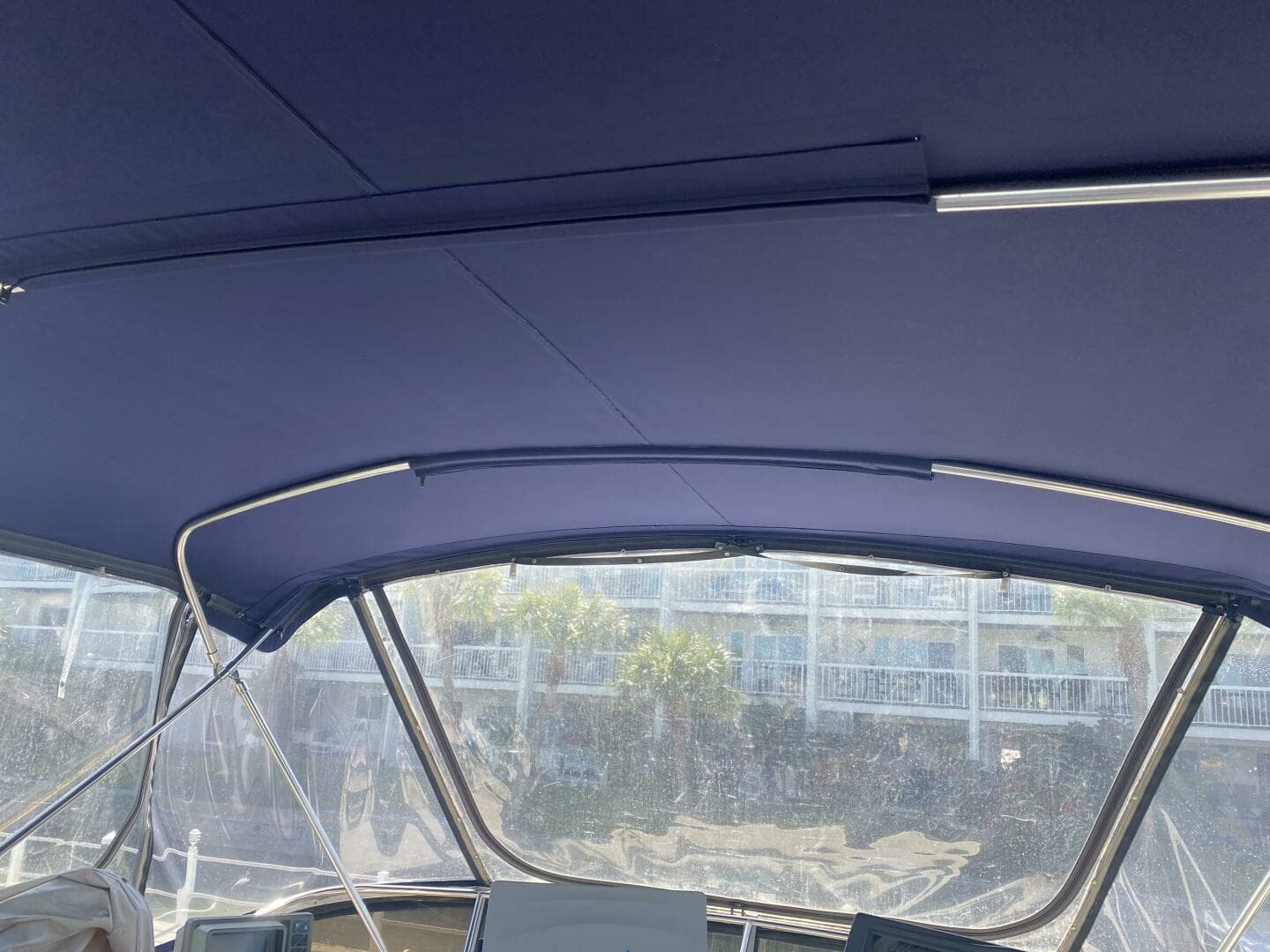 1989 Chris-Craft 427 Catalina - Image 4