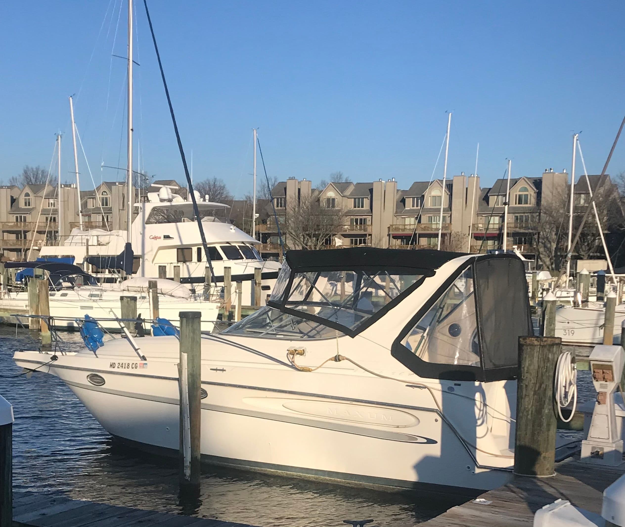 1998 Maxum 2700 SCR