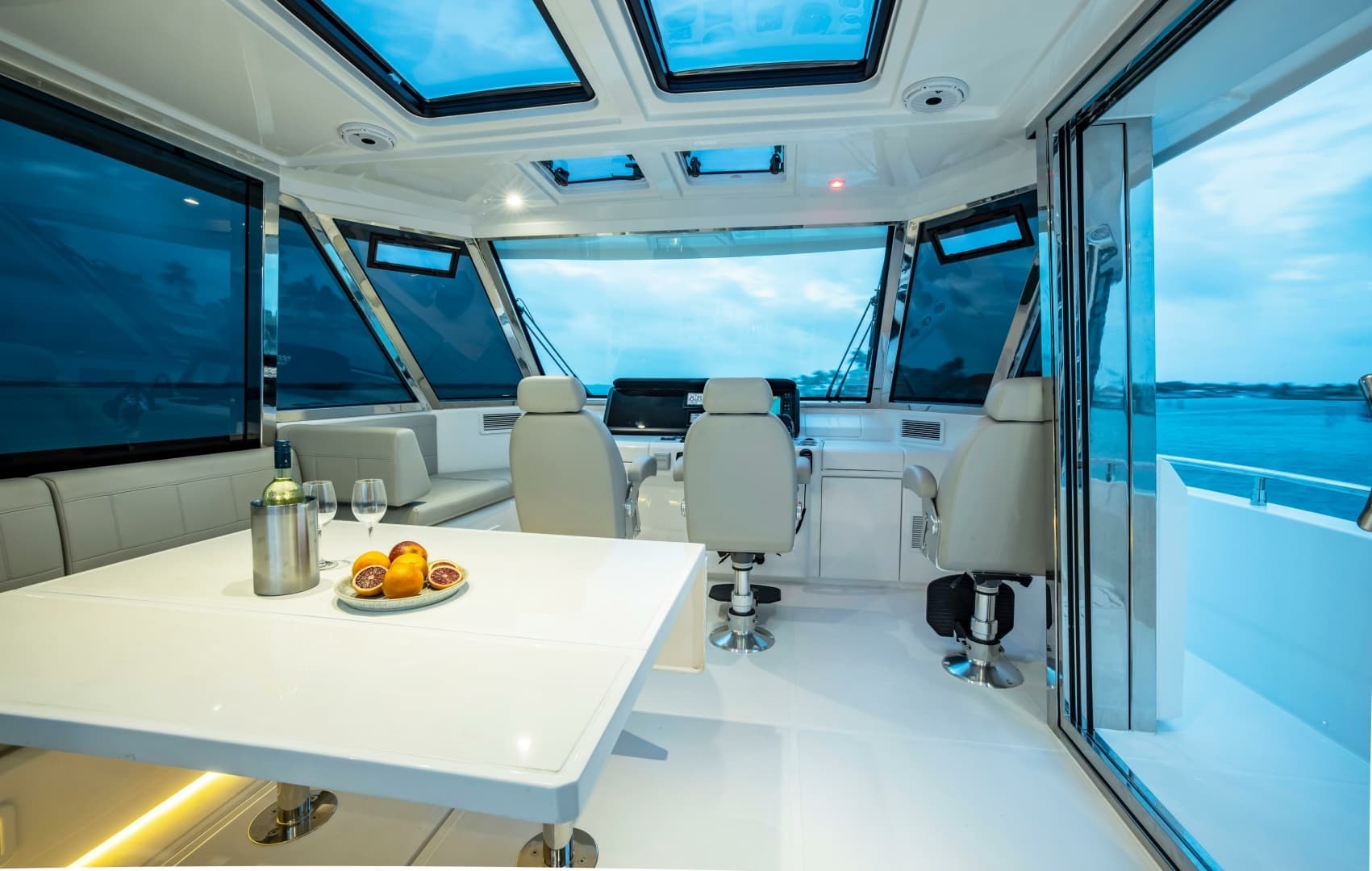 2023 Aquila 54 Yacht - Image 12