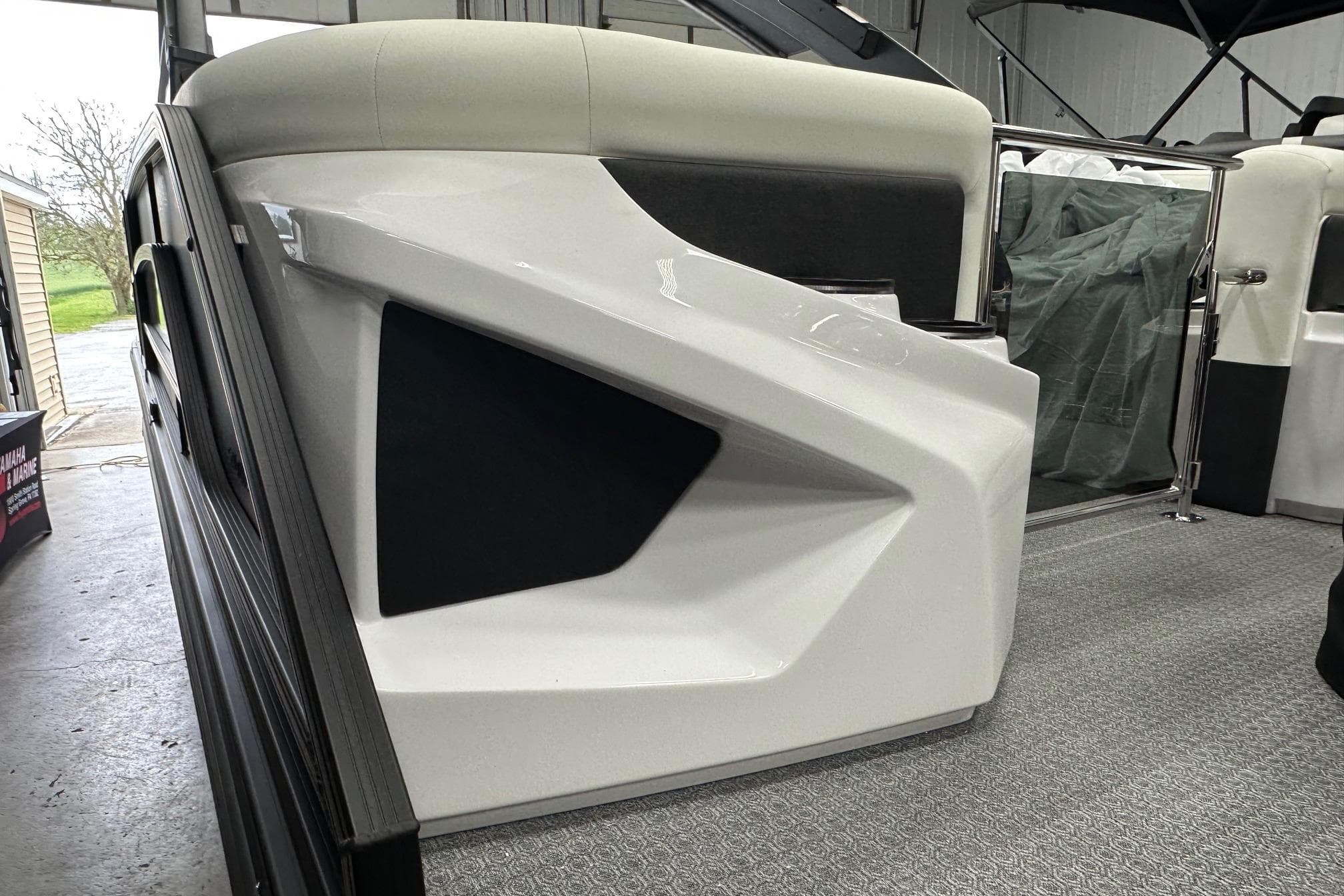 Evotti 723QL 2026 model boat interior with modern seating design.