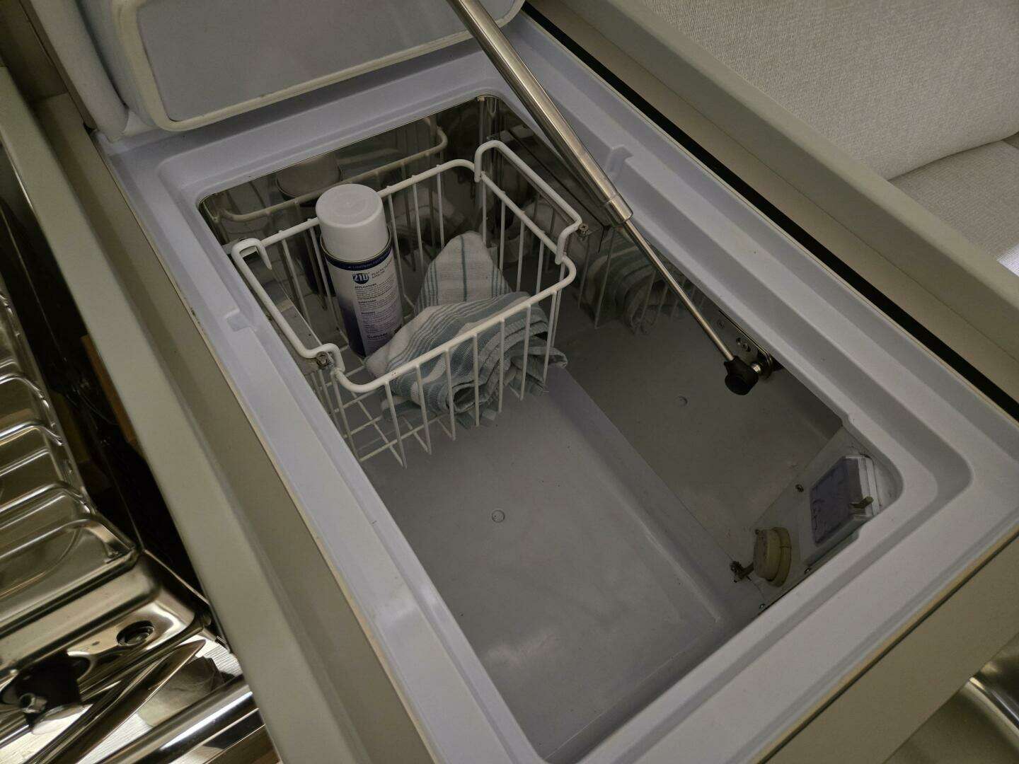 2021 Beneteau Oceanis 30.1 - Image 36