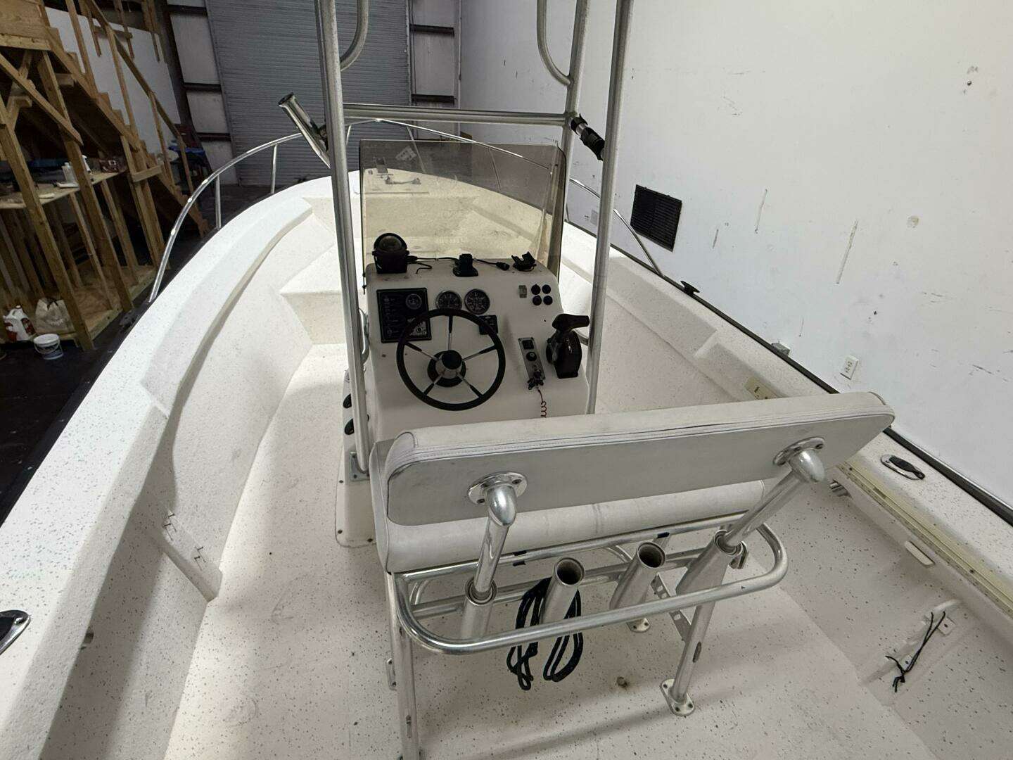 2002 Key Largo 2100 CC - Image 4