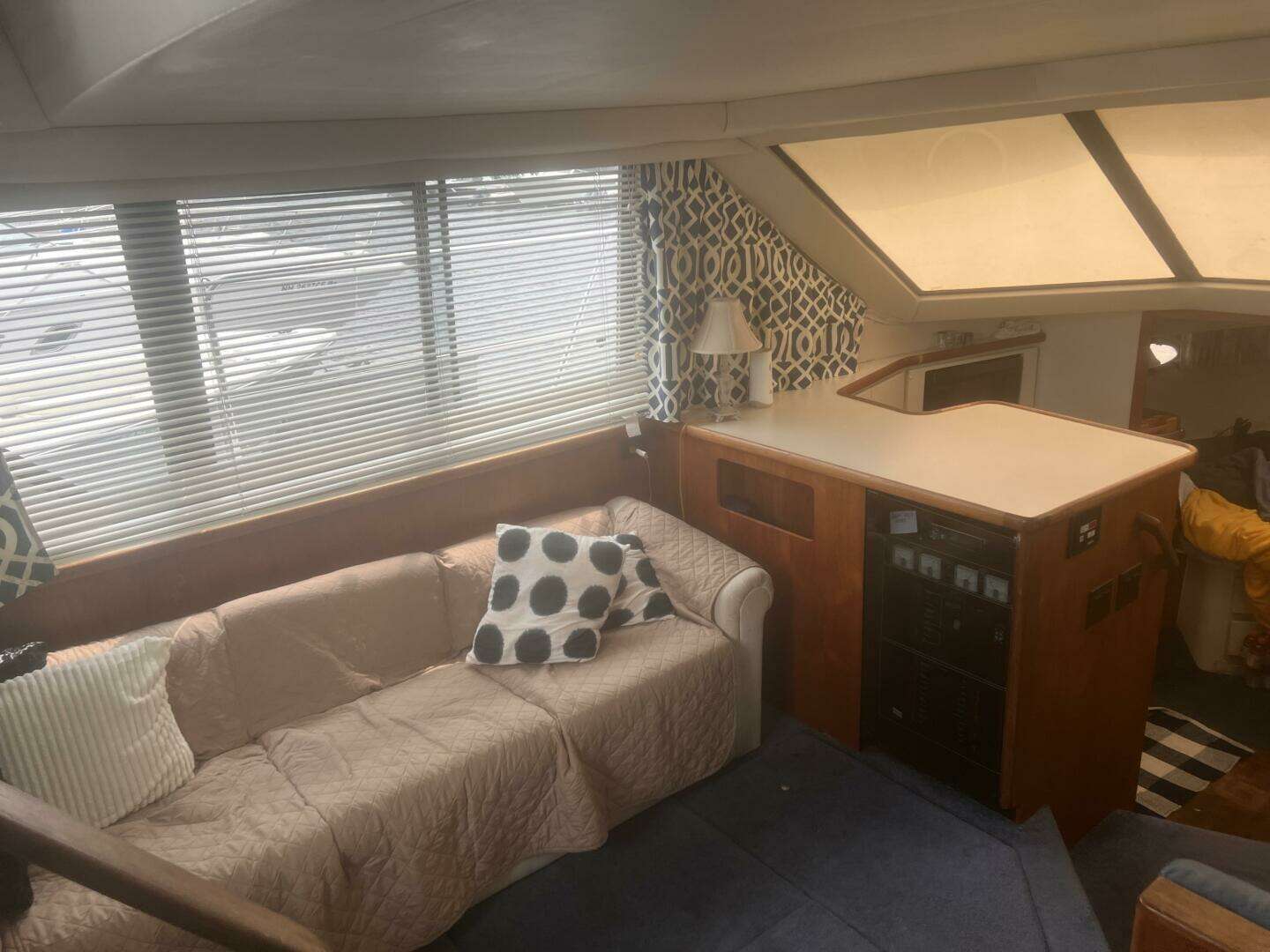 1994 Carver Aft Cabin Motor Yacht - Image 33