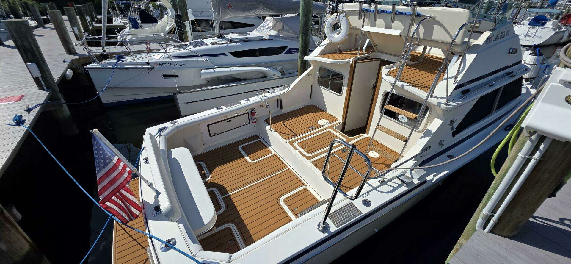 1983 Bertram 28 Flybridge - Image 4