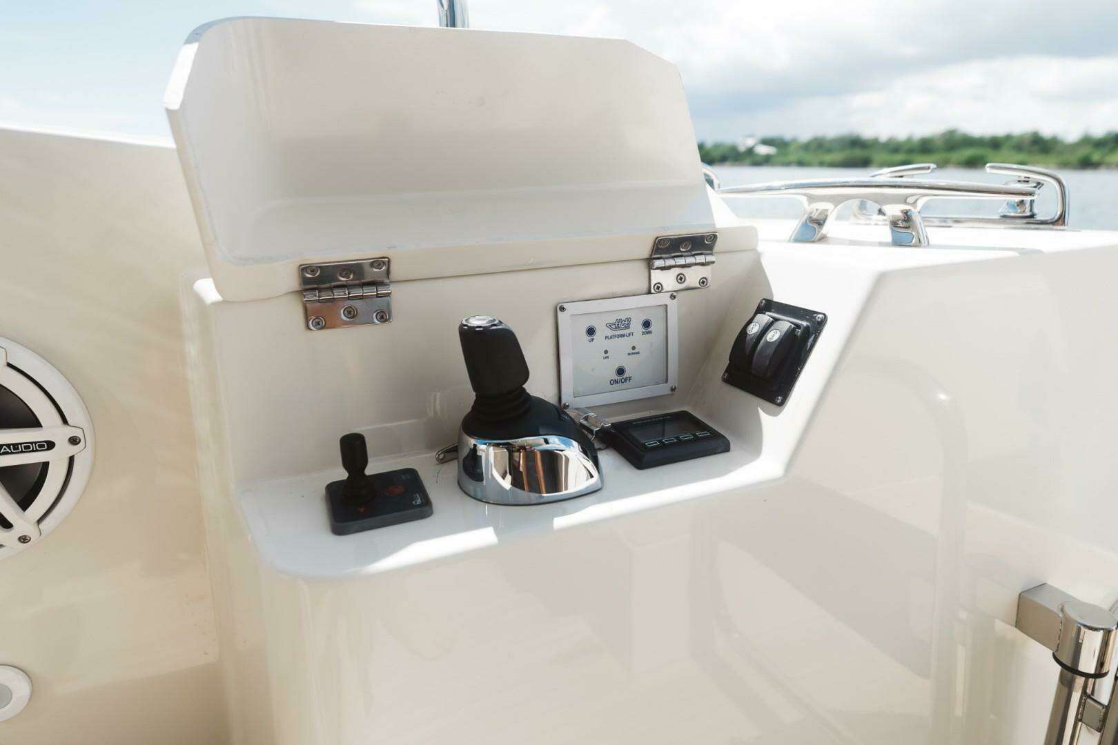 2015 Beneteau Monte Carlo 5 - Image 6