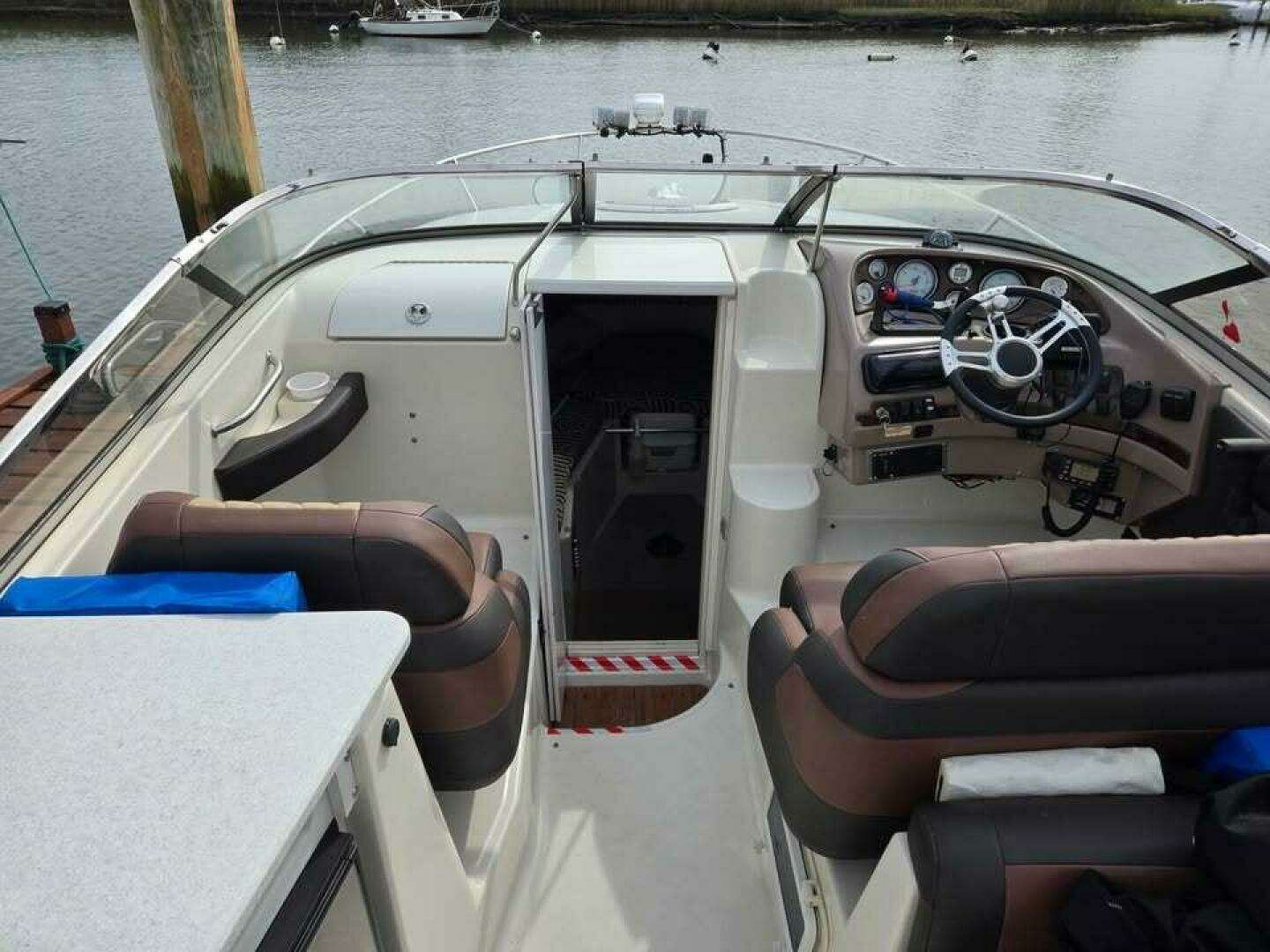 2002 Regal 262 LSC - Image 9