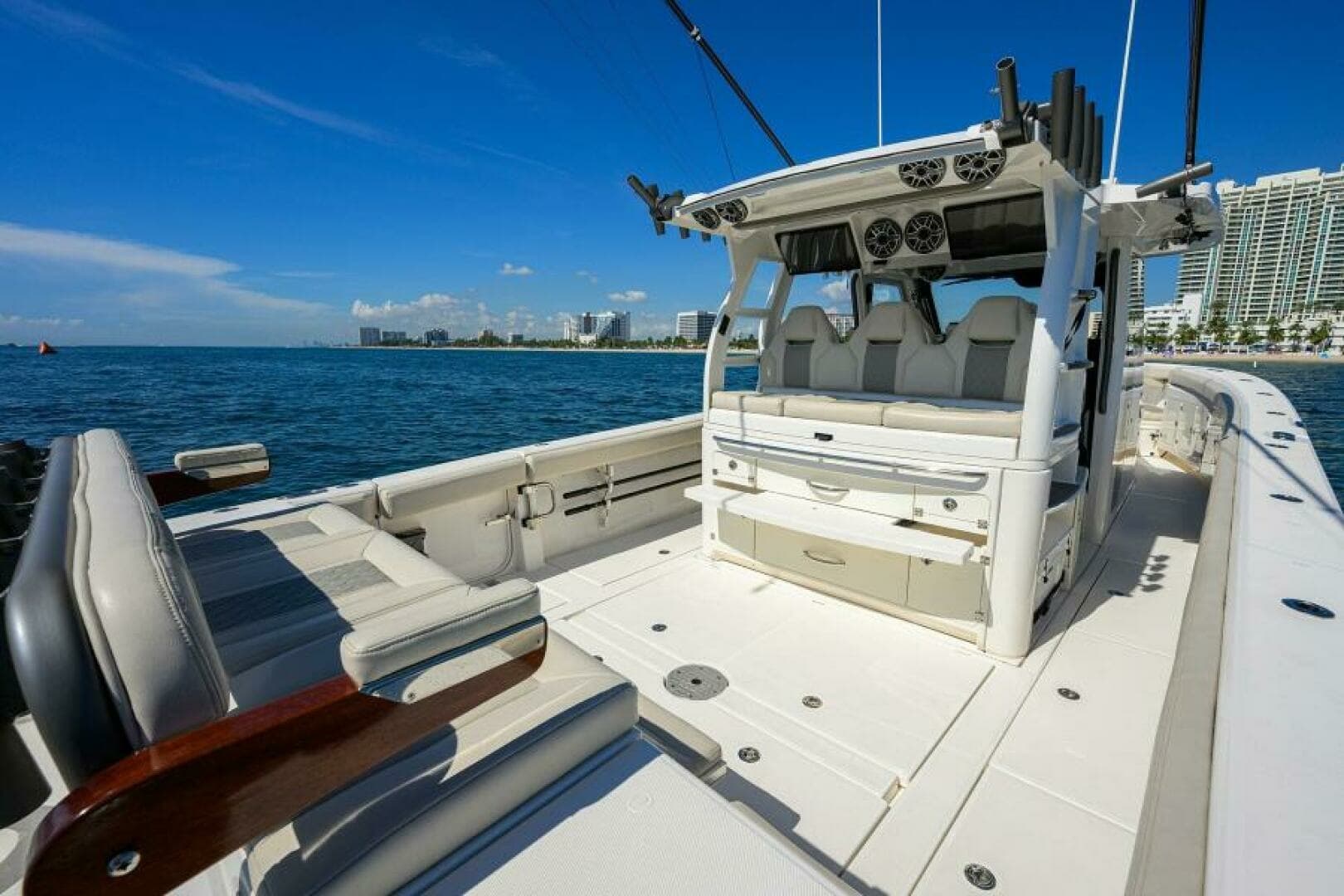 2021 Solace Center Console - Image 12