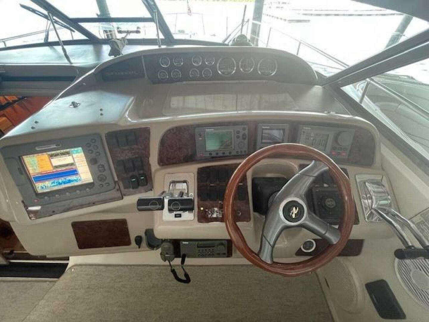 1998 Sea Ray 370 Sundancer - Image 16