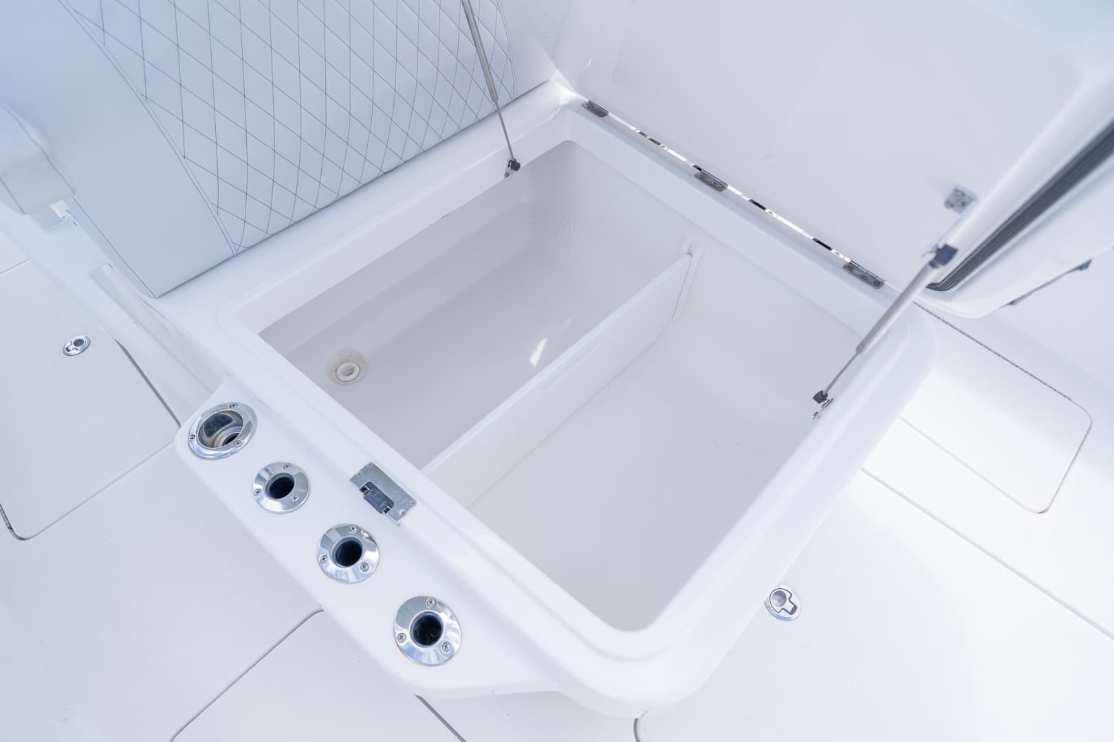 2021 Fountain 38 Center Console - Image 23