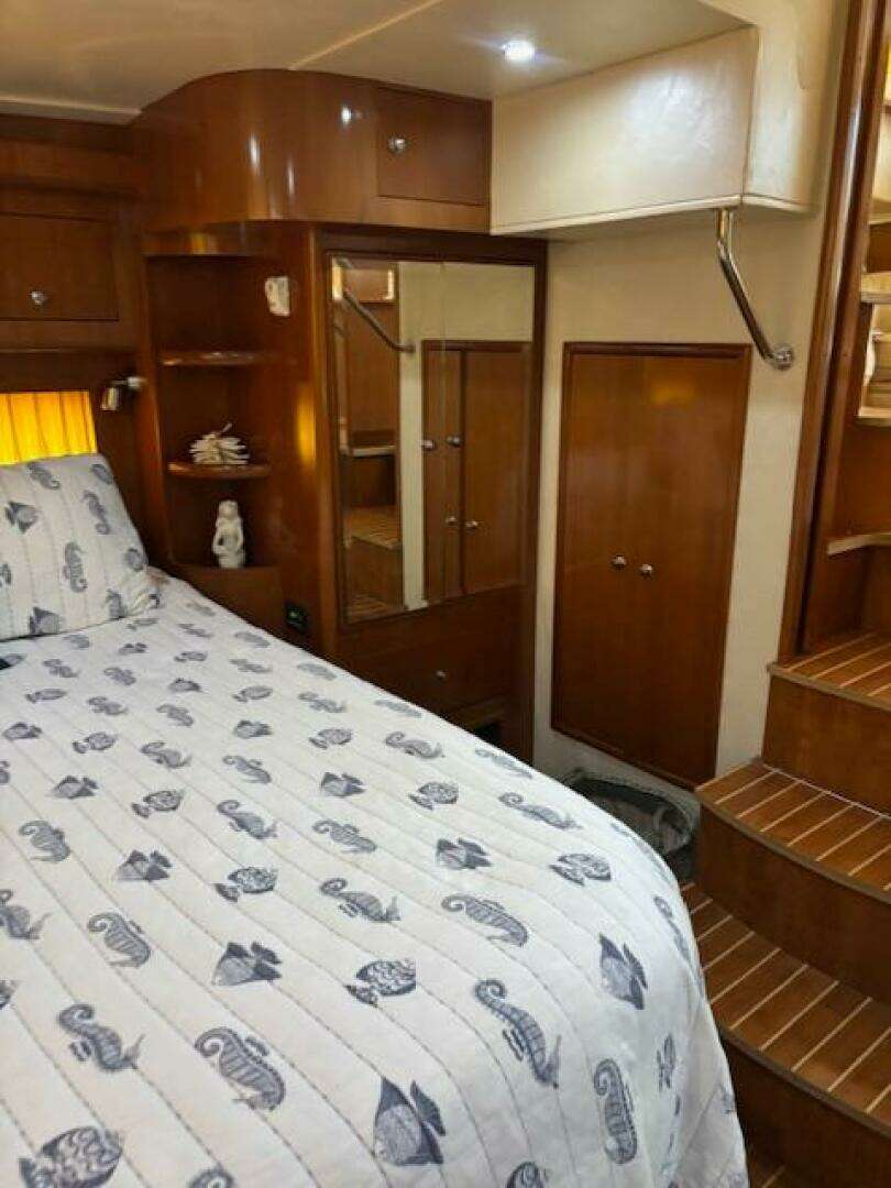 2006 Carver 43 Motor Yacht - Image 119