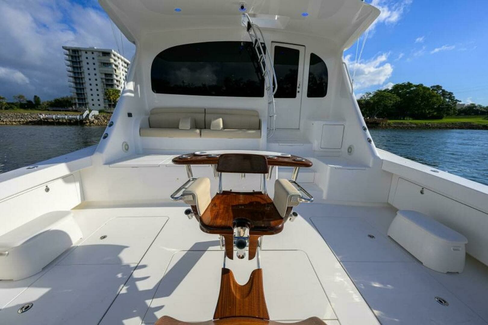 2019 Viking 80 Convertible - Image 38