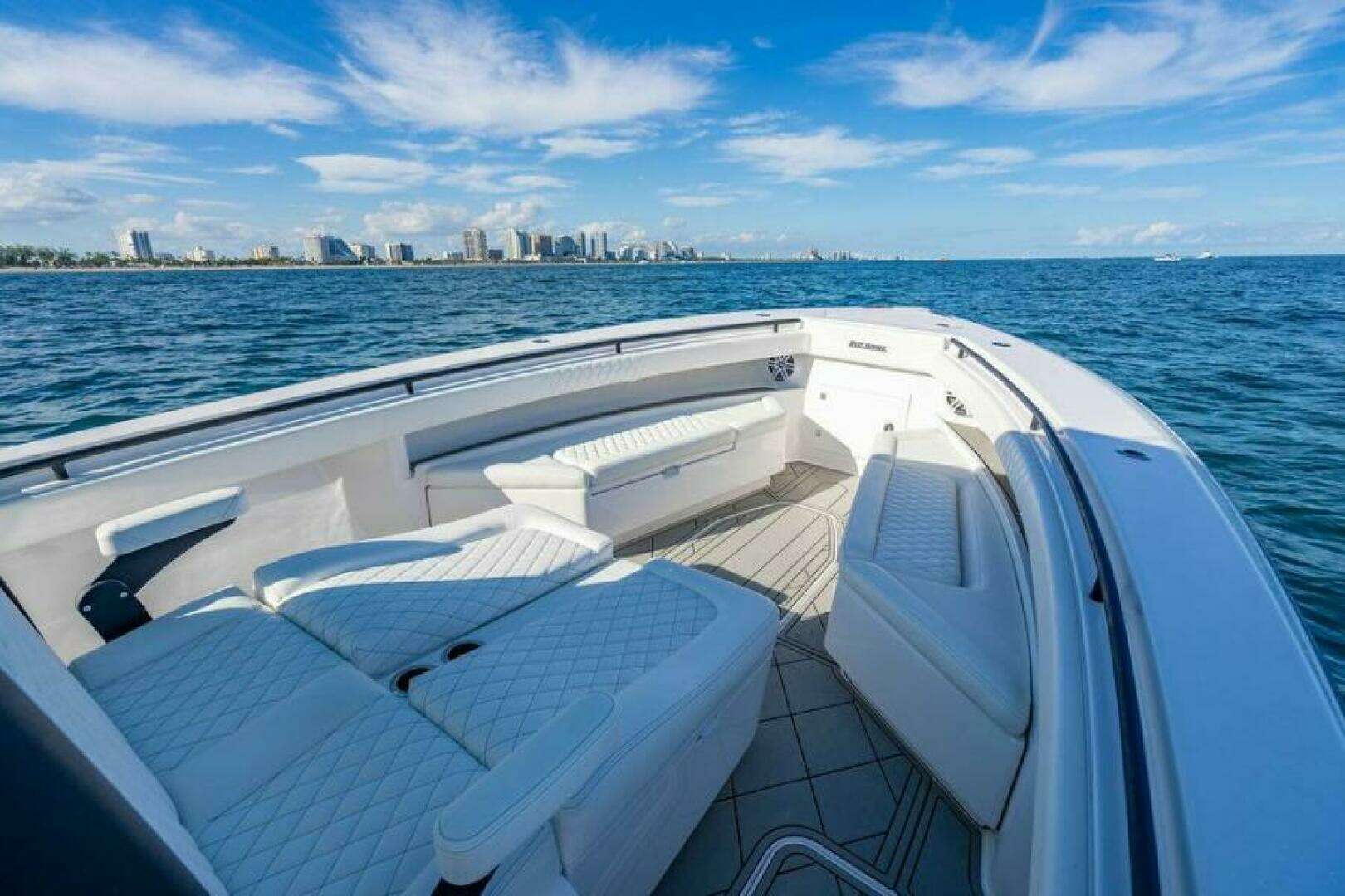 2026 Reef Runner 340 - Image 34