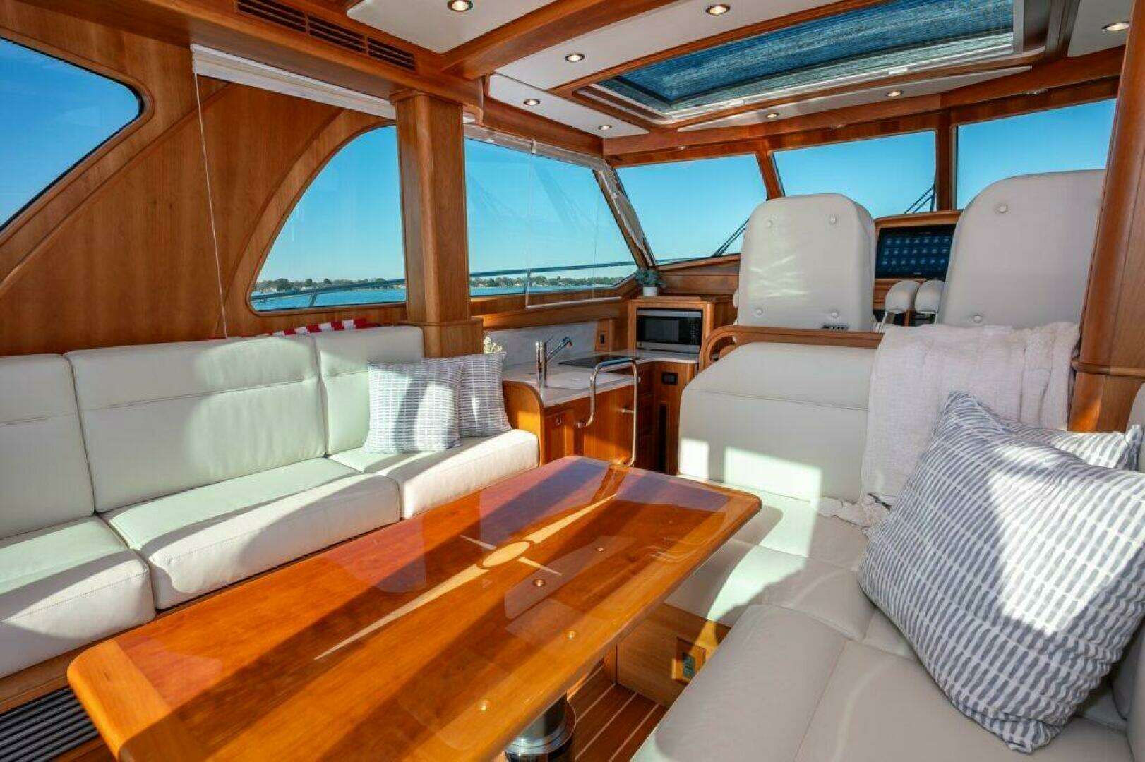 2024 Sabre 43  Salon Express - Image 20