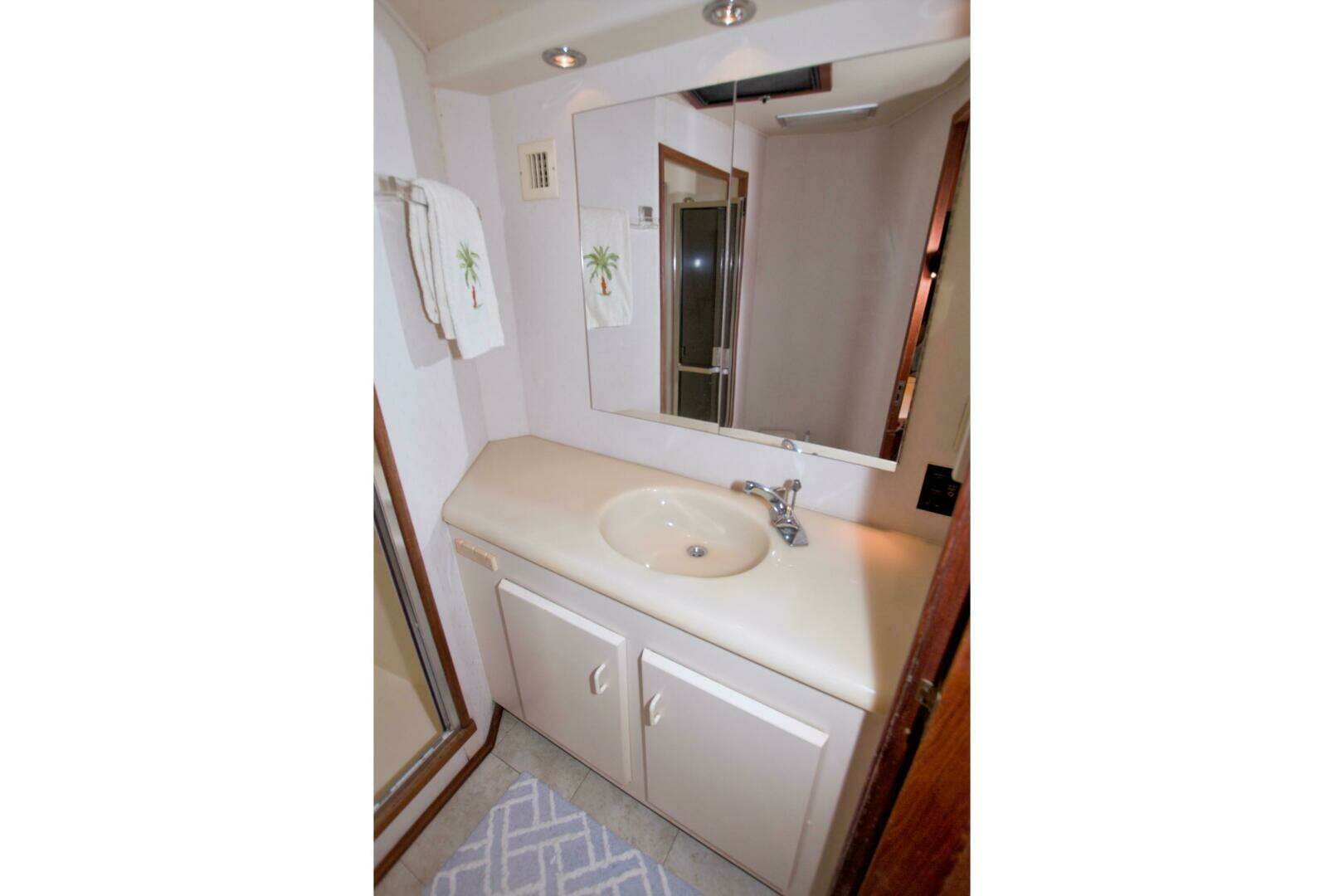 1990 Viking 53 Convertible - Image 64