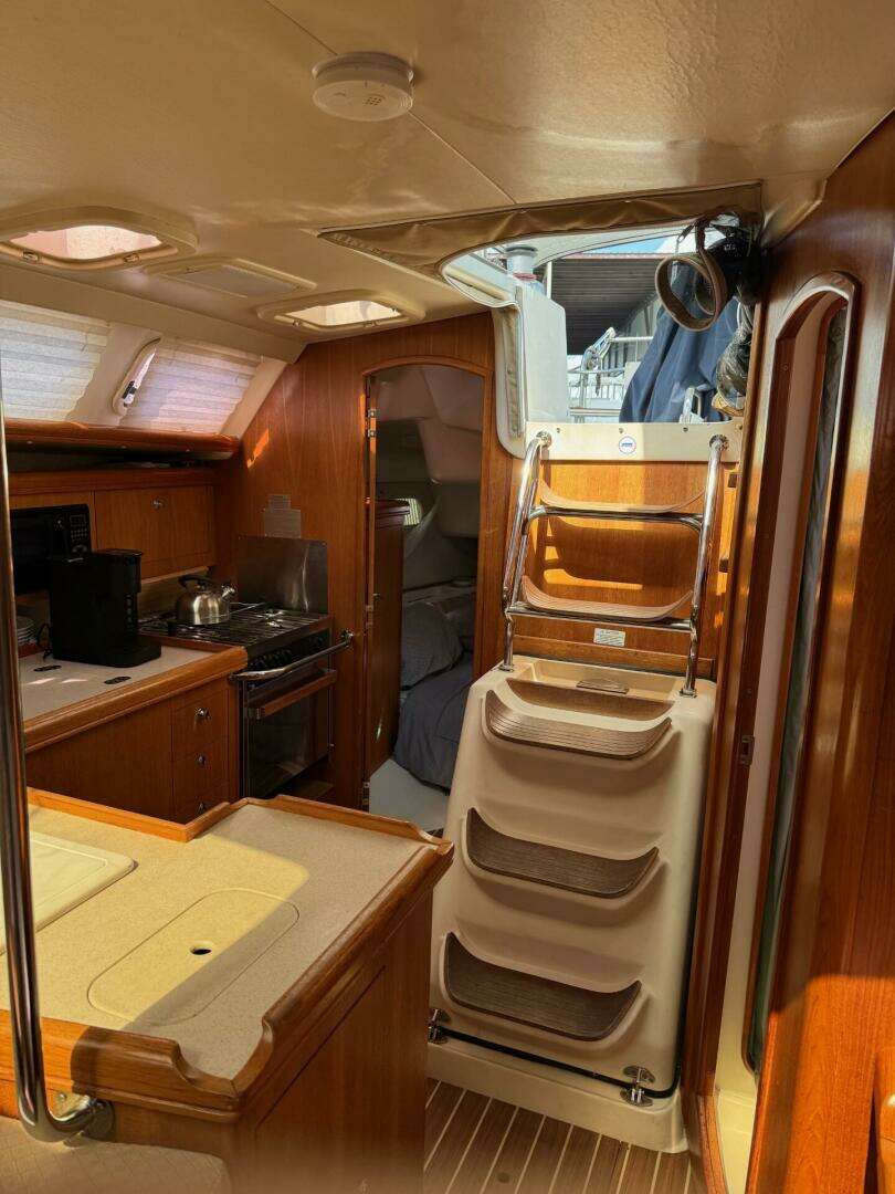 2004 Hunter 386 - Image 20
