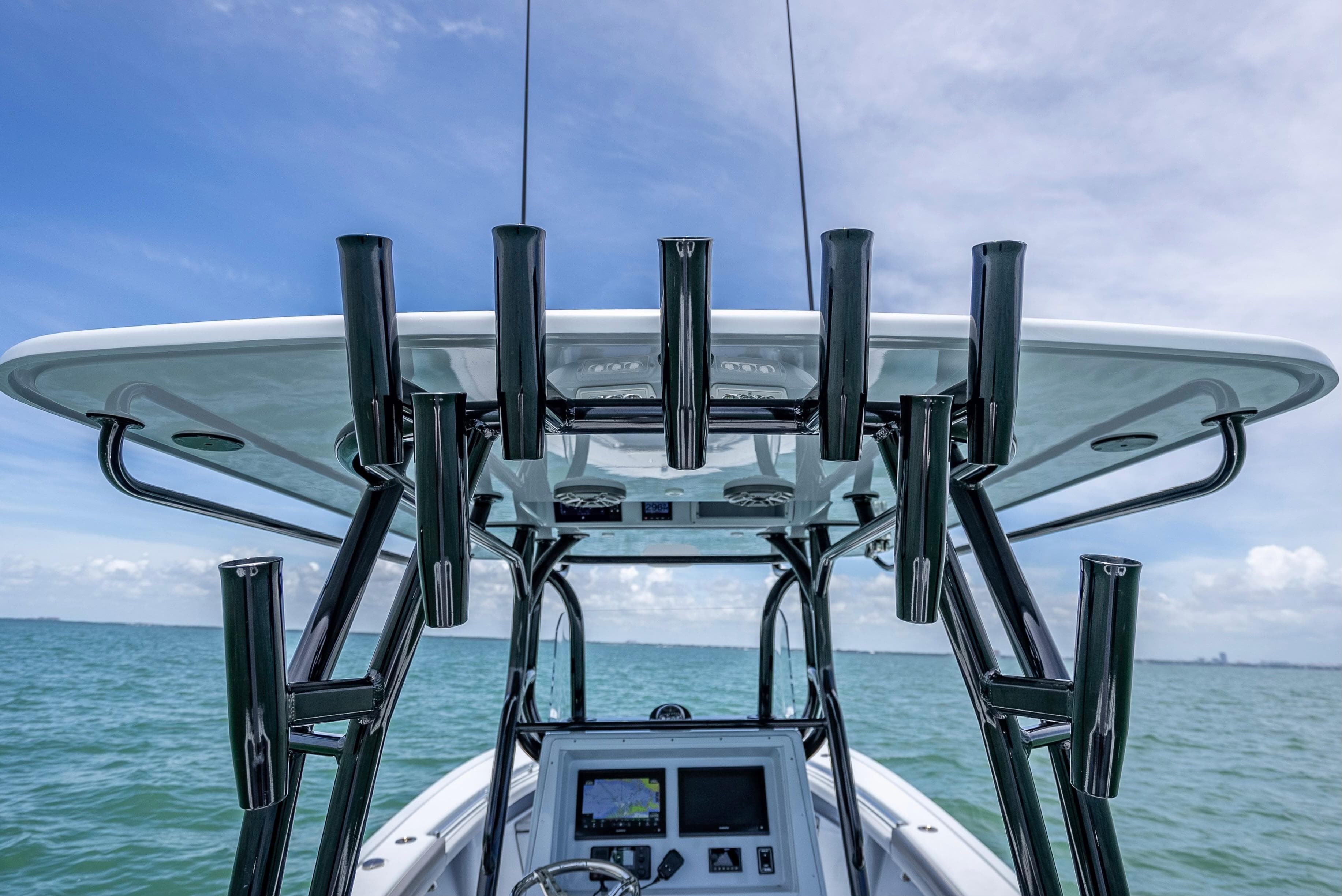 2021 Yellowfin 29 Offshore boat on open sea.